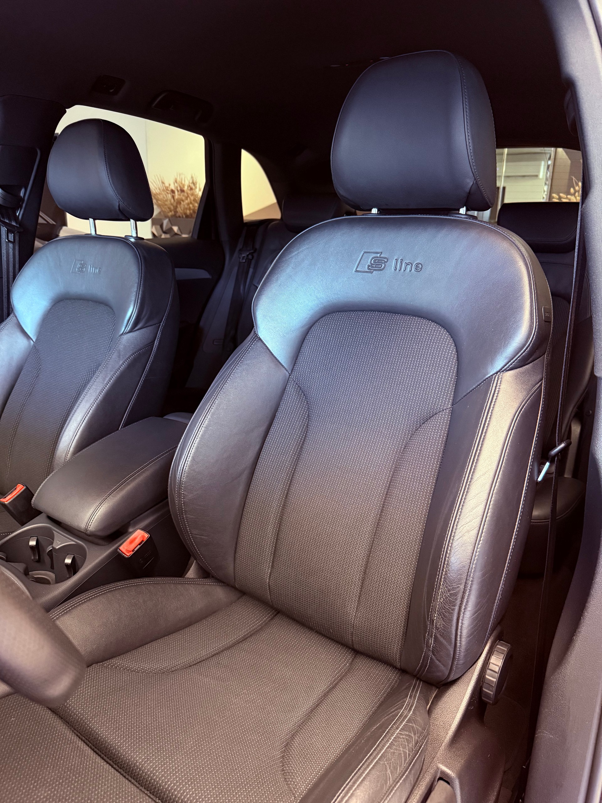 AUDI Q5 2.0 TDI S-Line Quattro S-tronic-image-5