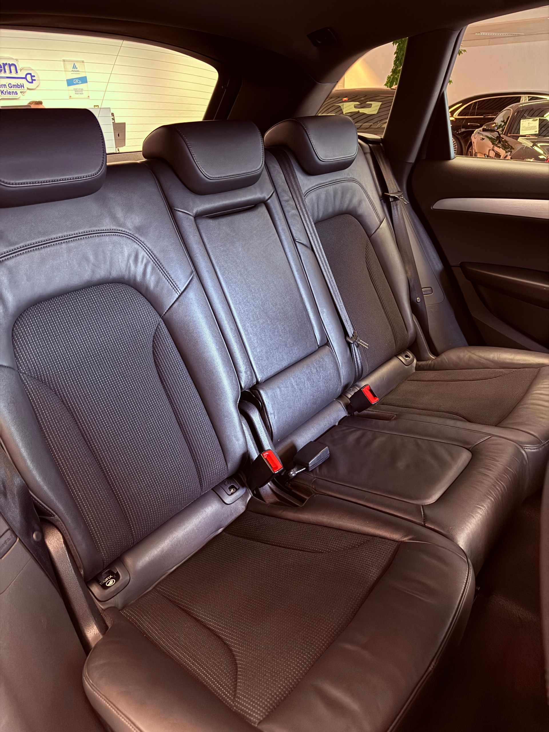AUDI Q5 2.0 TDI S-Line Quattro S-tronic-image-9