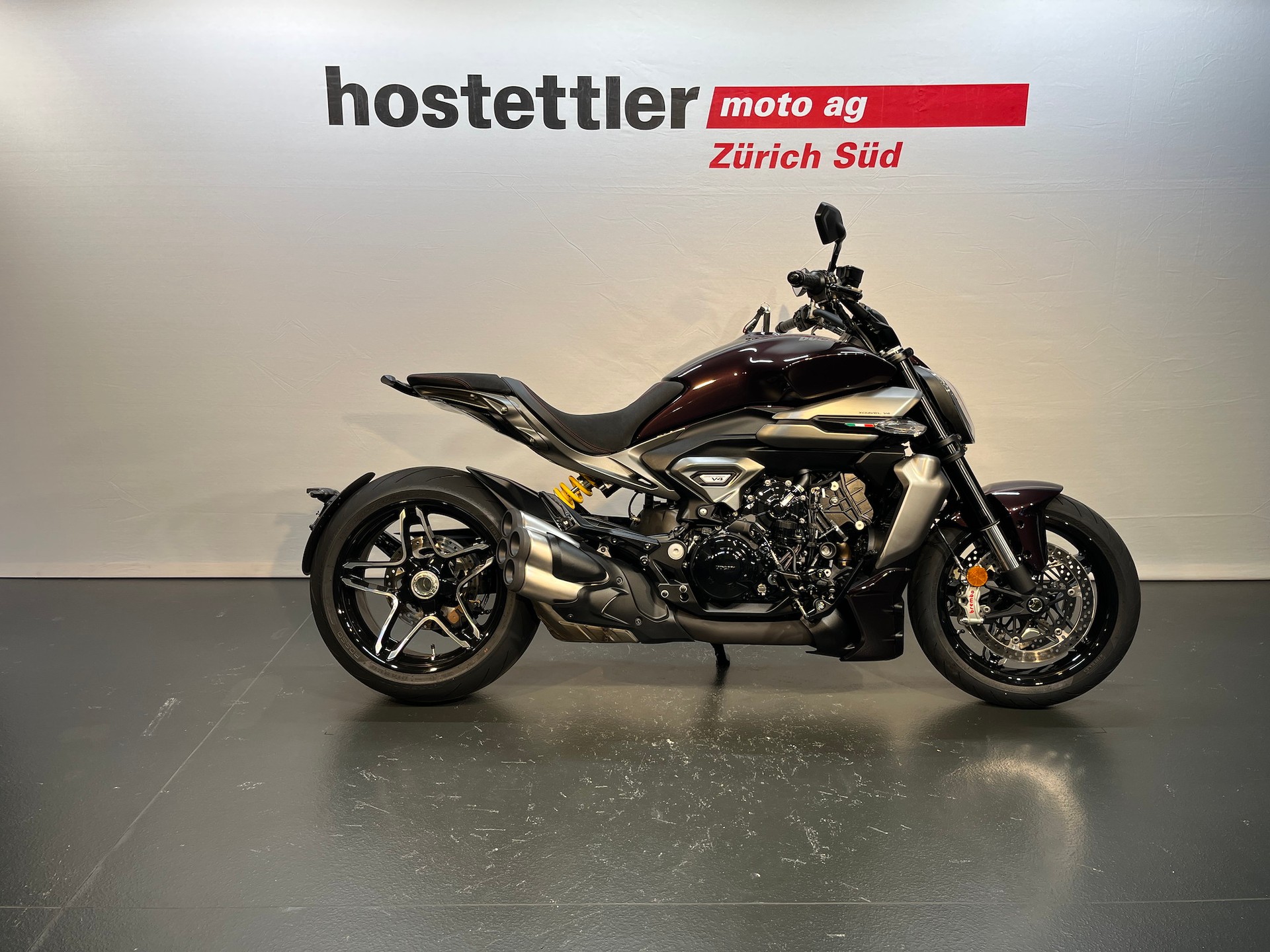 DUCATI X Diavel V4-showroom-element-3