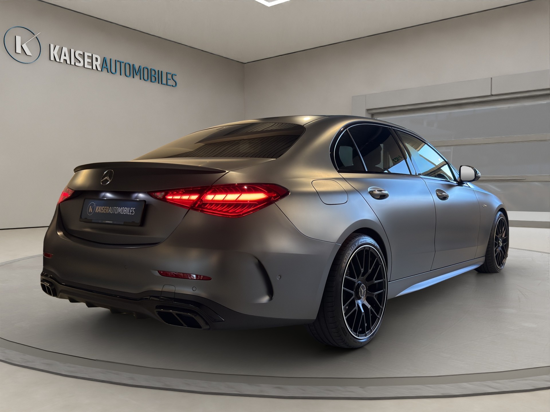 MERCEDES-BENZ C 300 4Matic AMG Line-showroom-element-3