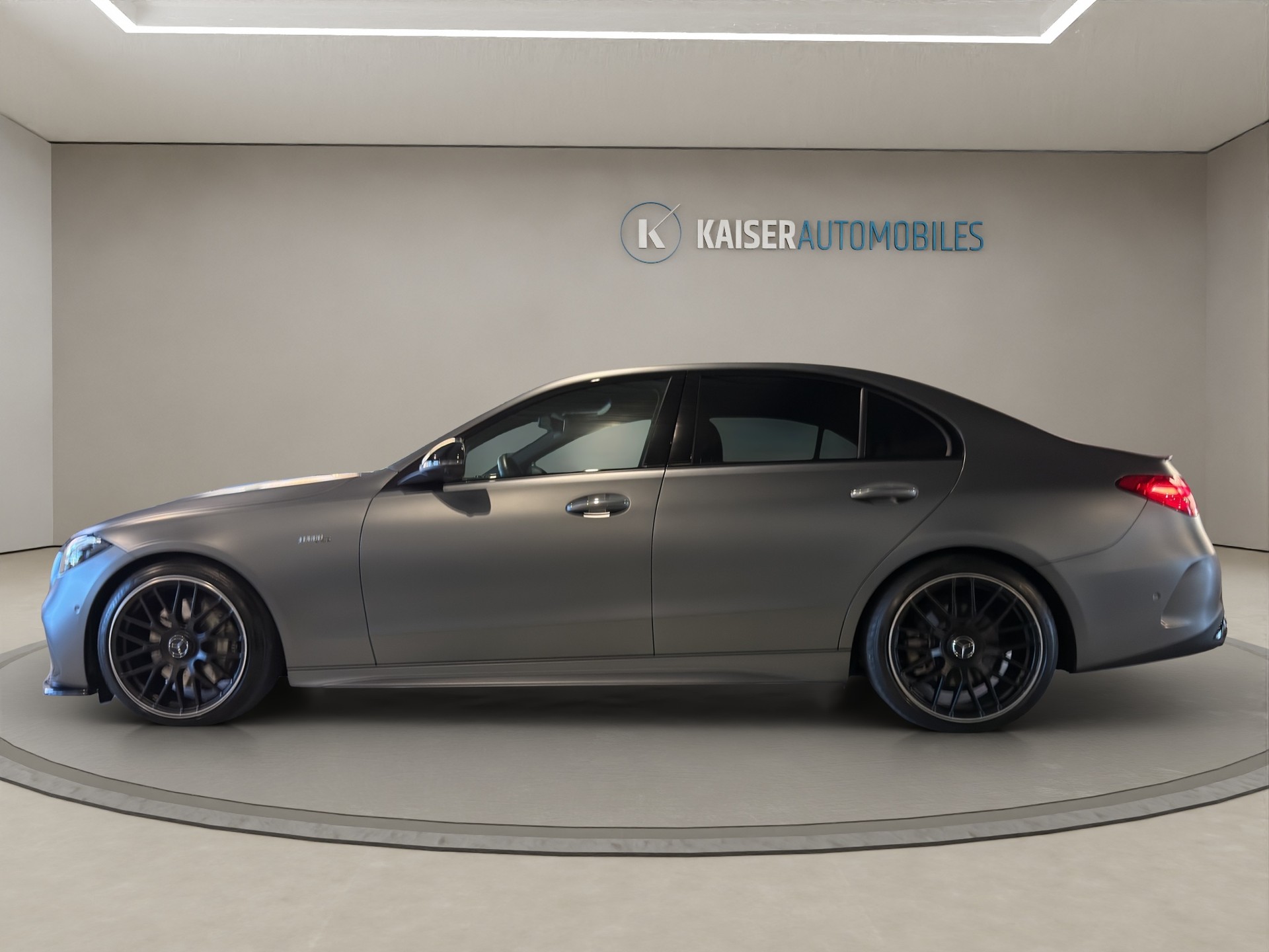 MERCEDES-BENZ C 300 4Matic AMG Line-image-6
