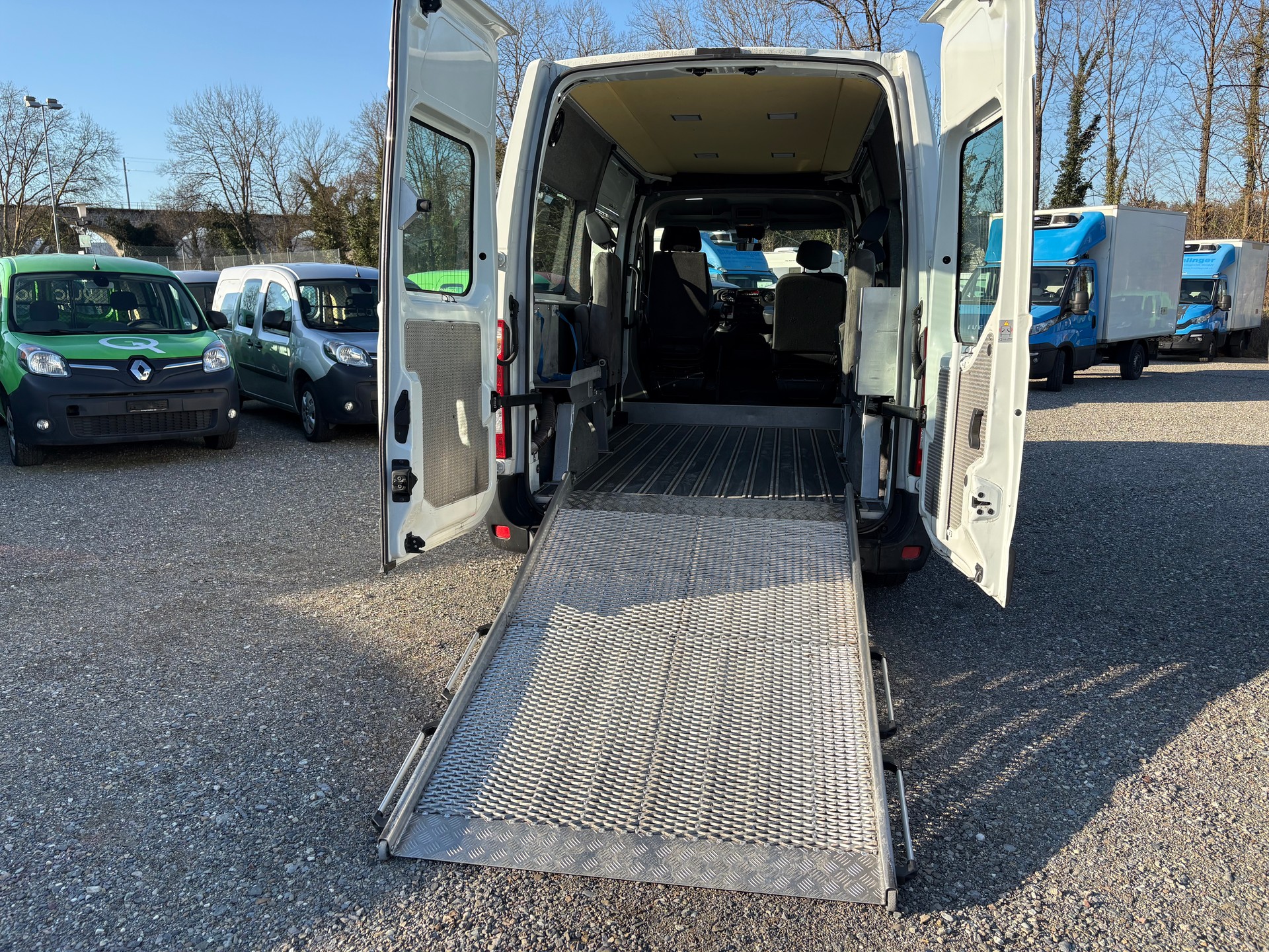NISSAN NV400 F35.17 L2H2 FWD Comfort 4 Plätze für Rollstühle bewilligt-image-5