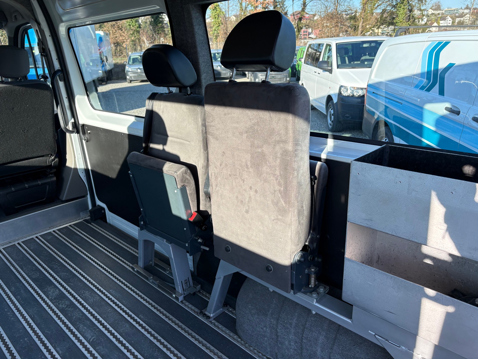 NISSAN NV400 F35.17 L2H2 FWD Comfort 4 Plätze für Rollstühle bewilligt-image-6