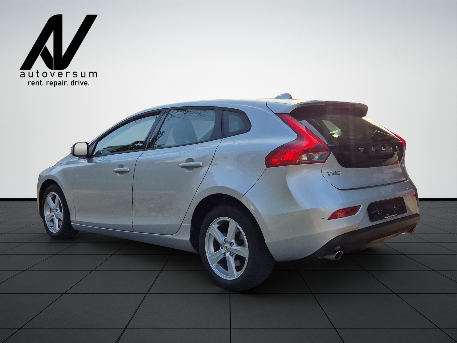 VOLVO V40 D3 Momentum Geartronic-image-4