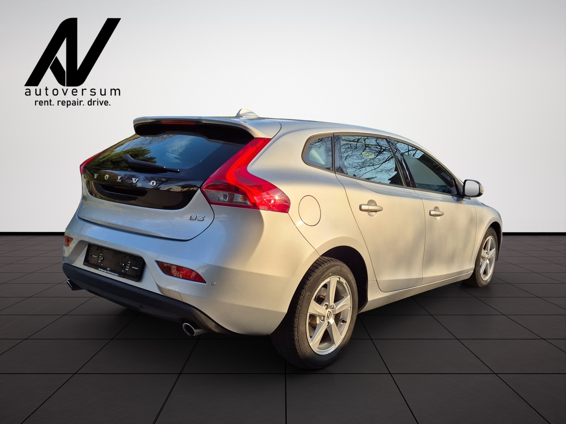 VOLVO V40 D3 Momentum Geartronic-image-6