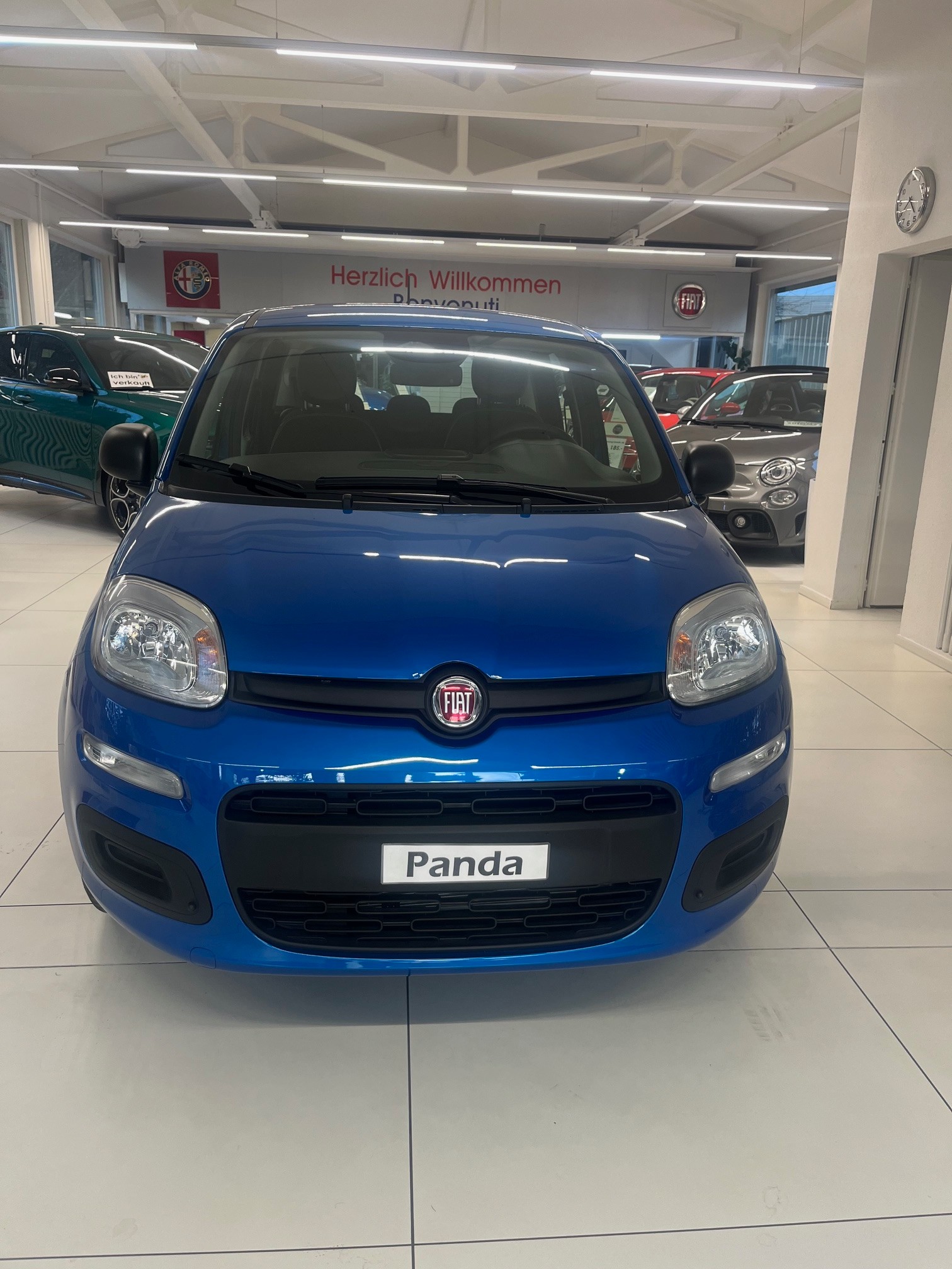 FIAT CityLife-showroom-element-2