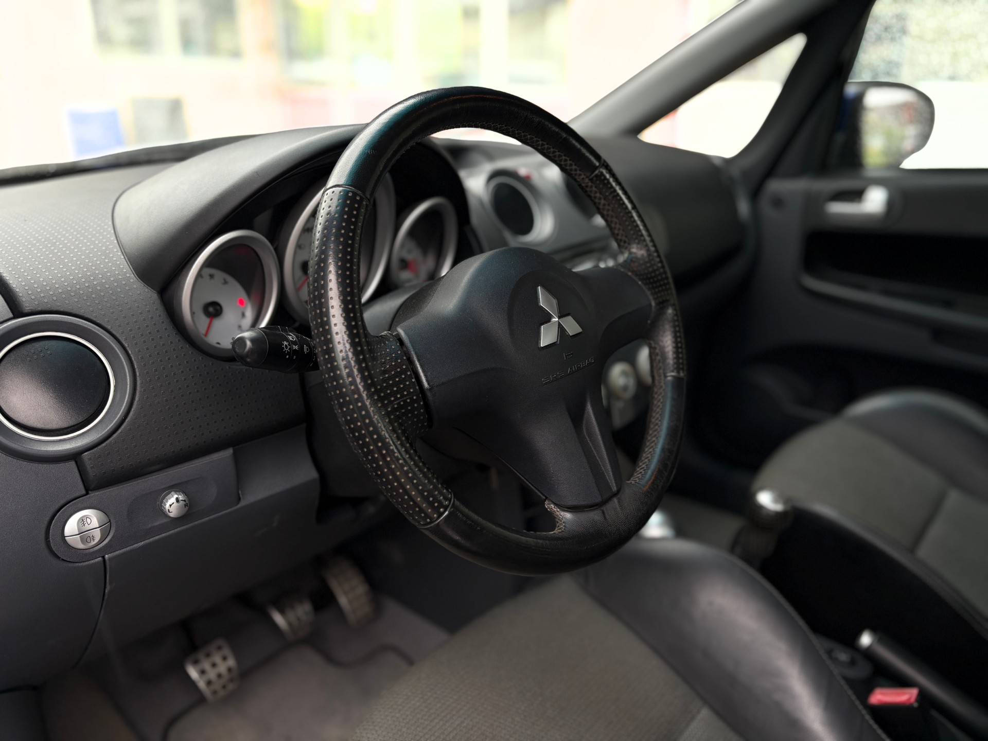 MITSUBISHI Colt Cabriolet 1.5 16V Turbo-image-9