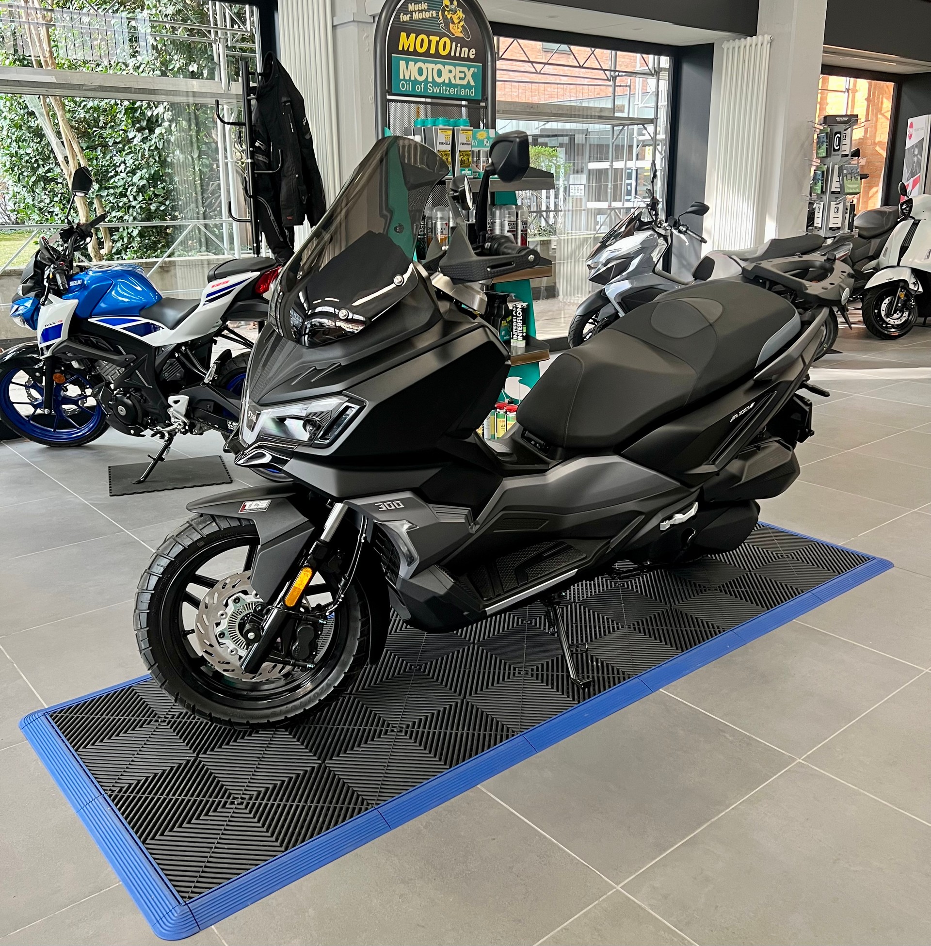 SYM ADX 300-image-2
