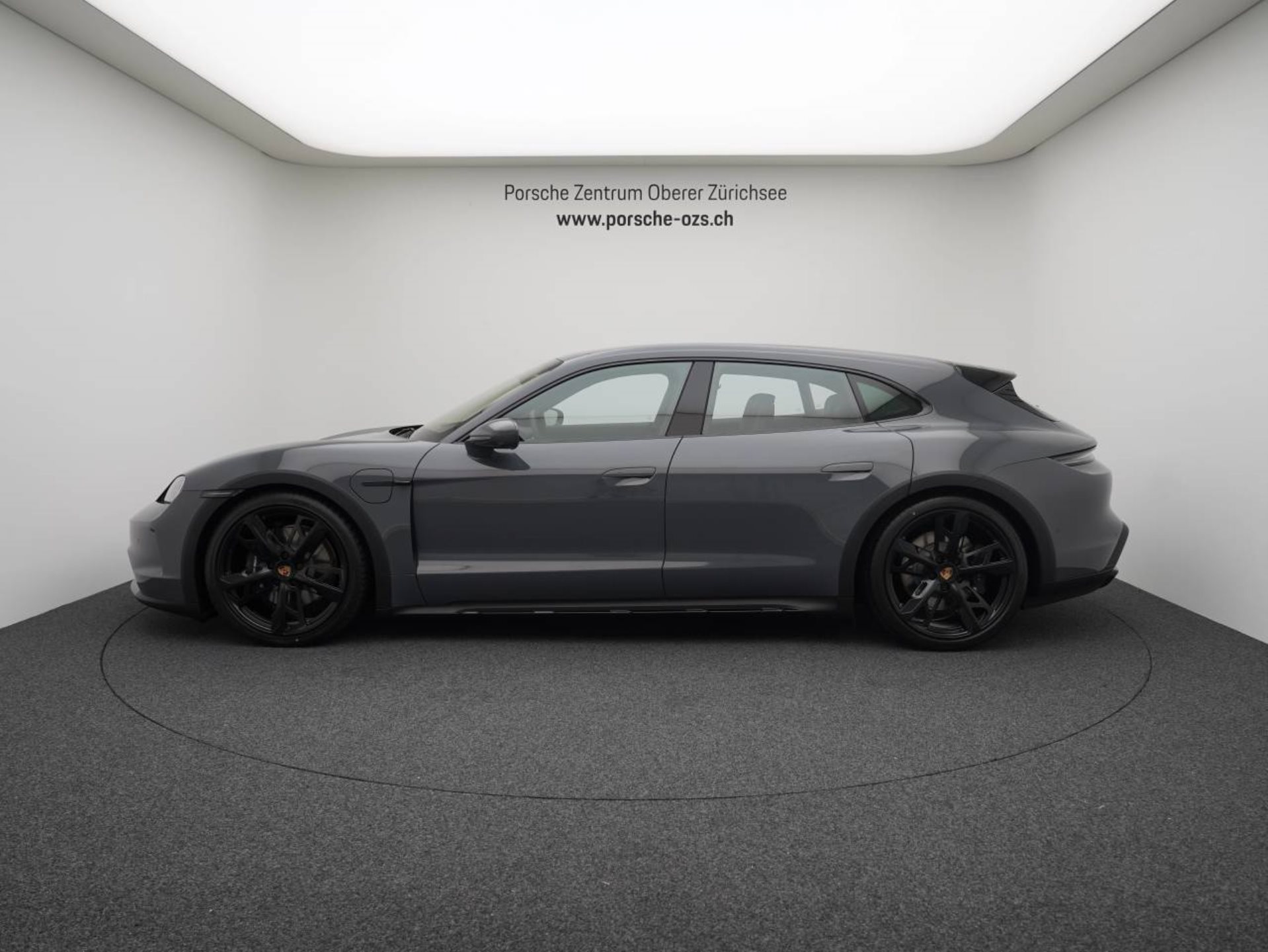 PORSCHE Taycan 4 Cross Turismo-showroom-element-1