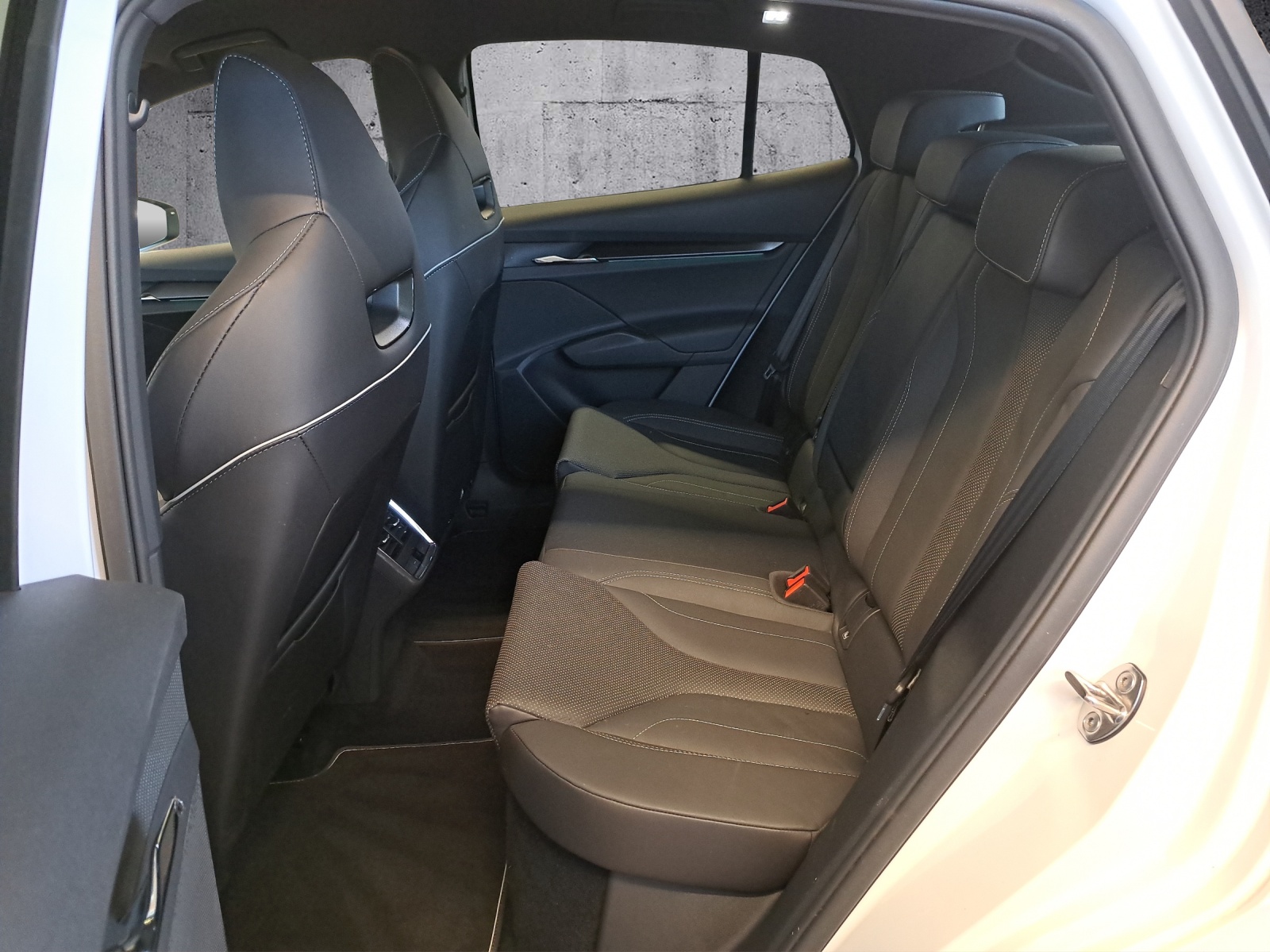 SKODA Enyaq Coupé iV RS 4x4-image-15