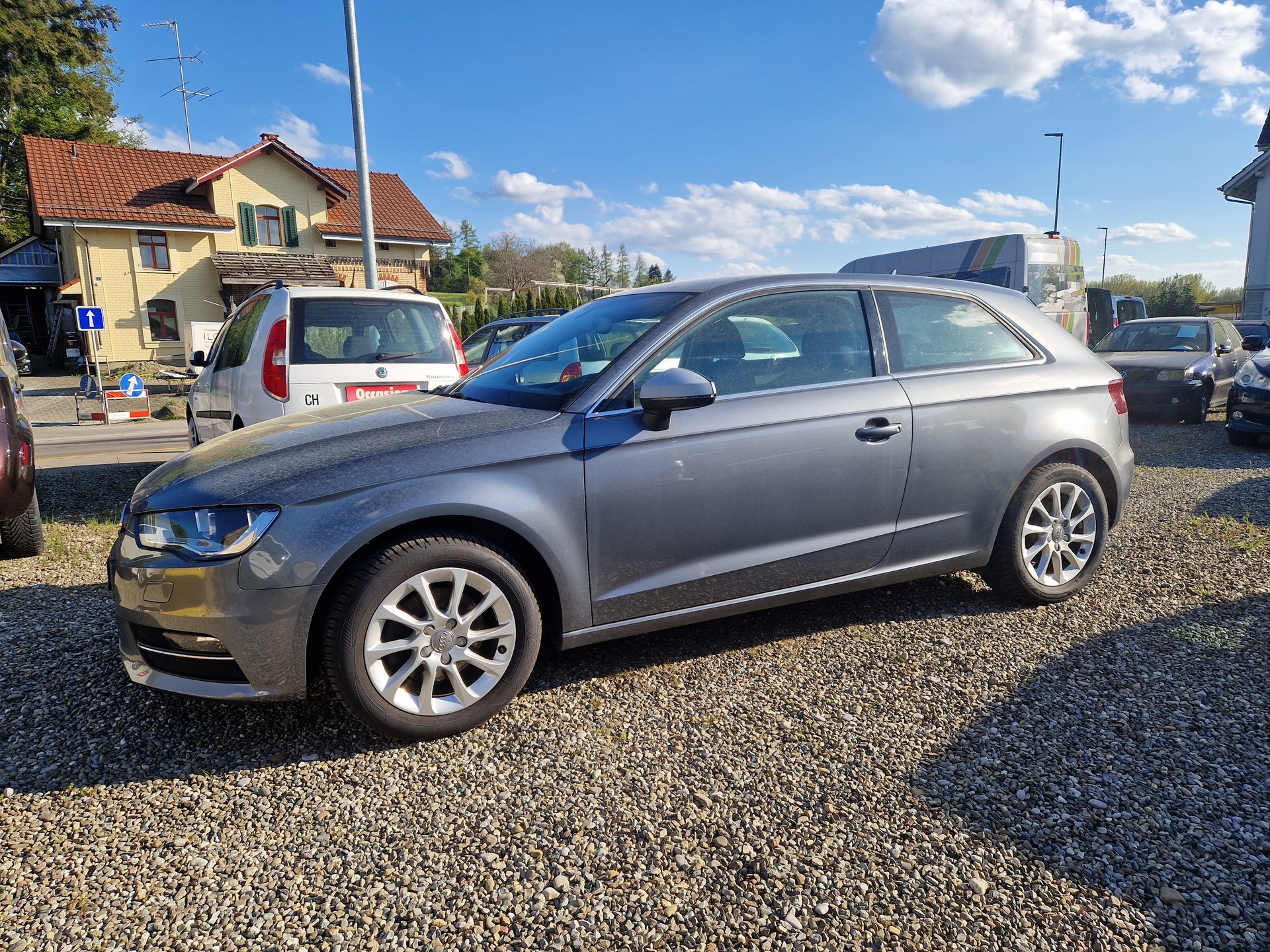 AUDI A3 1.6 TDI Attraction-image-8