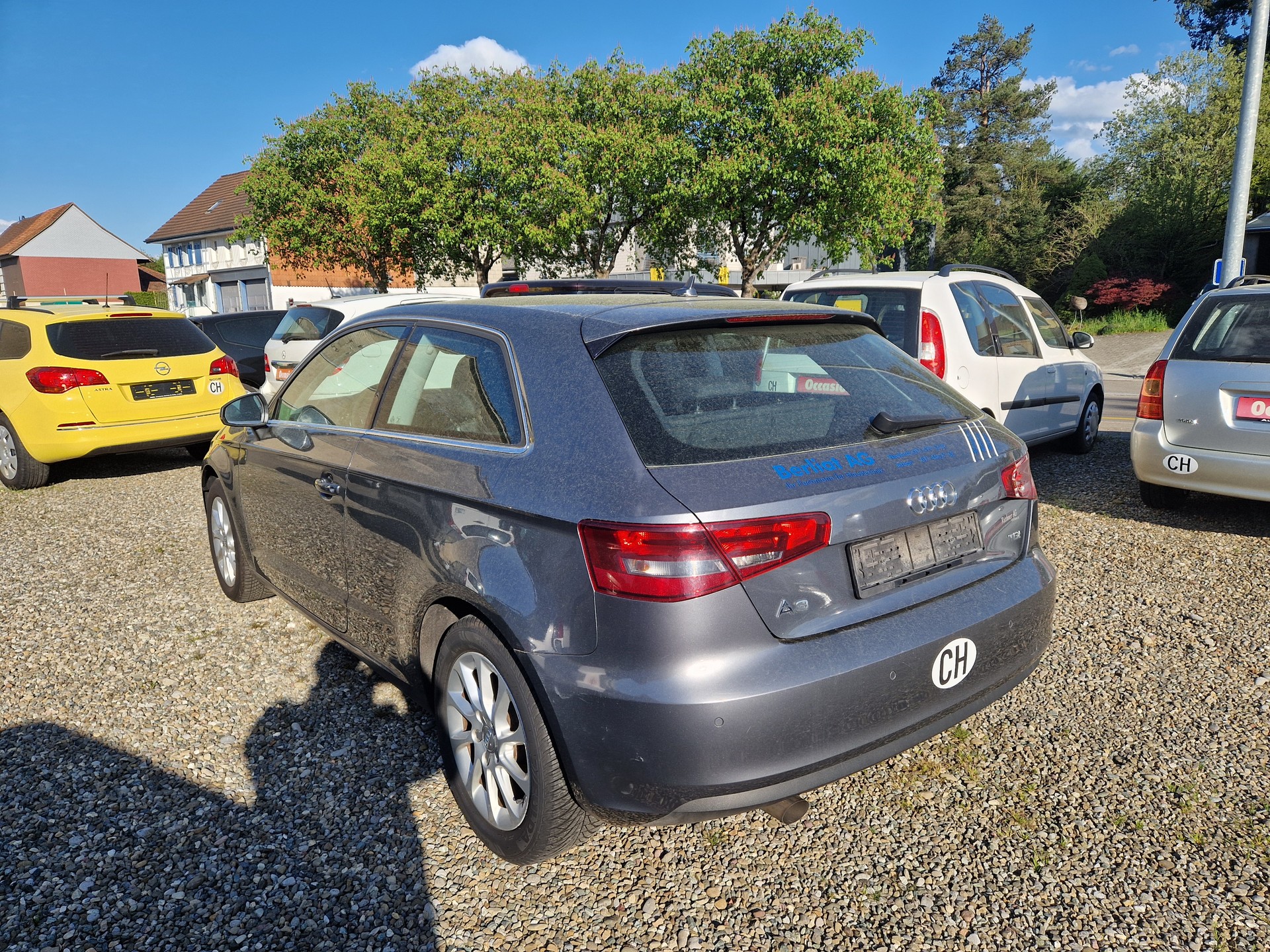 AUDI A3 1.6 TDI Attraction-image-3