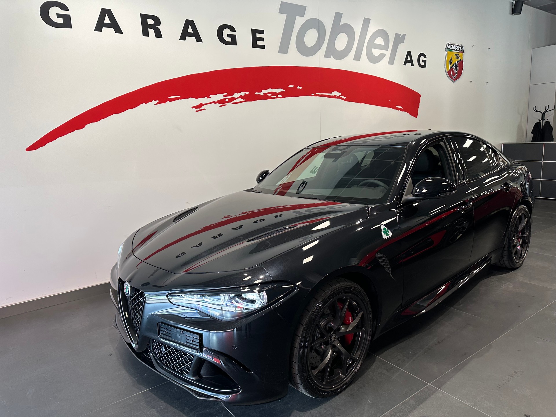 ALFA ROMEO Giulia 2.9 V6 Quadrifoglio-showroom-element-3