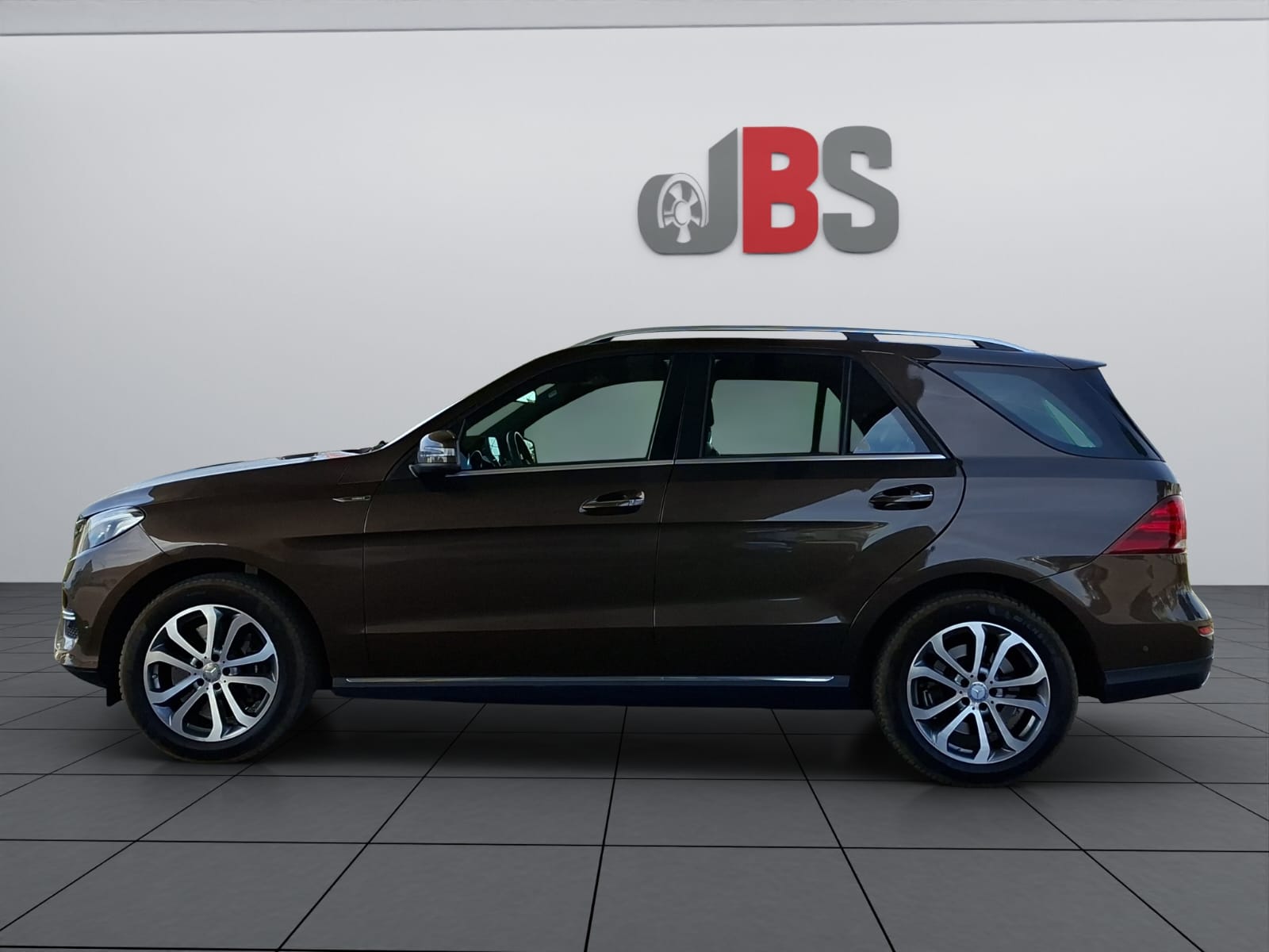 MERCEDES-BENZ GLE 500 e 4Matic 7G-Tronic-showroom-element-3