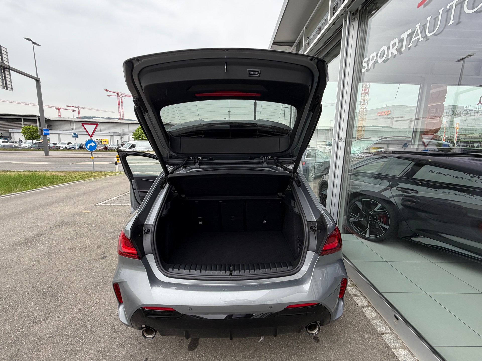 BMW 128ti M Sport Pro Steptronic-image-10