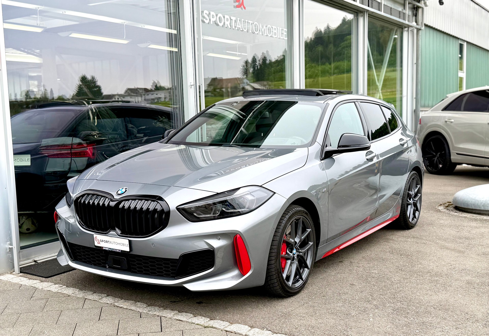BMW 128ti M Sport Pro Steptronic-showroom-element-2
