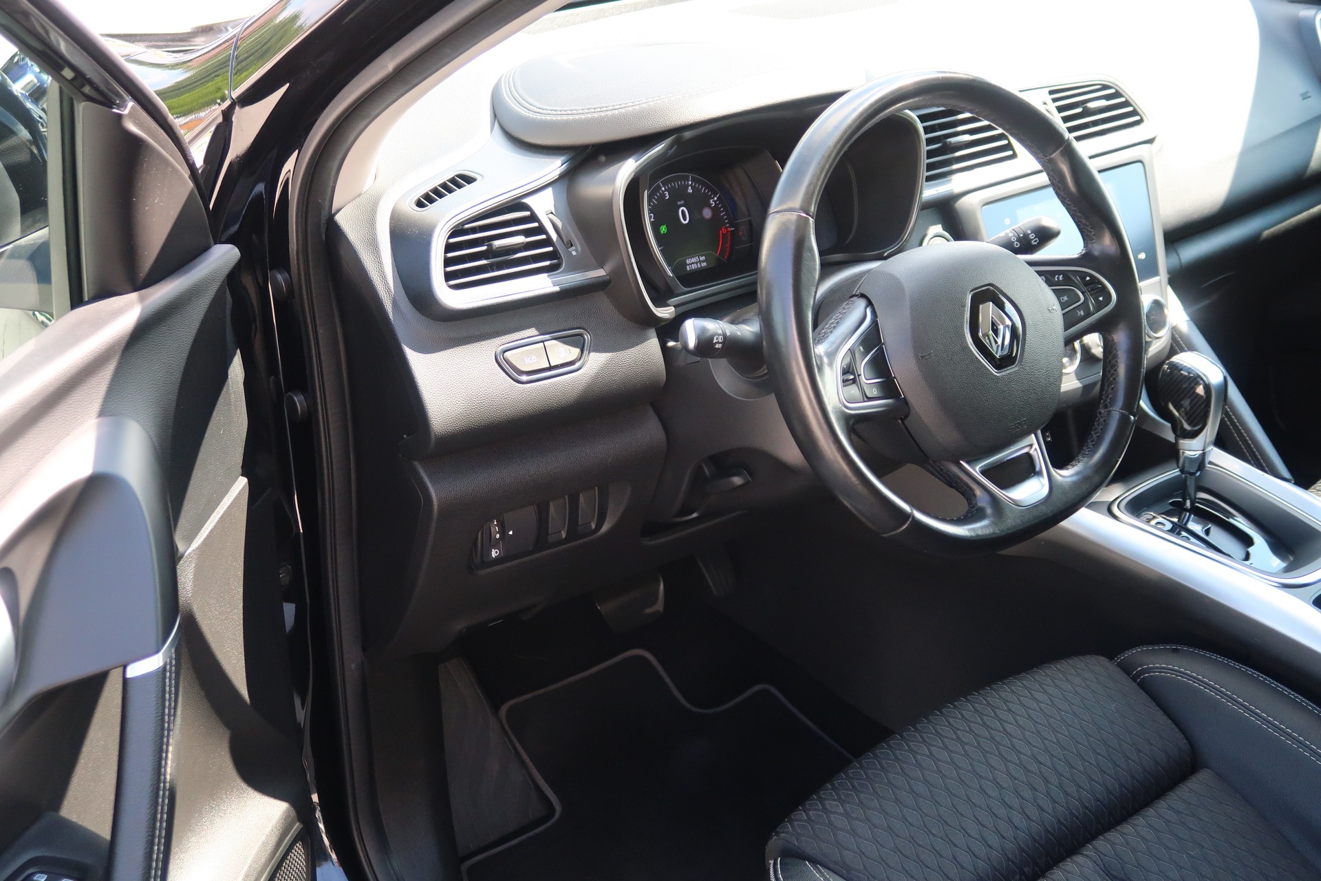 RENAULT Kadjar 1.3 16V Turbo Intens EDC-image-8
