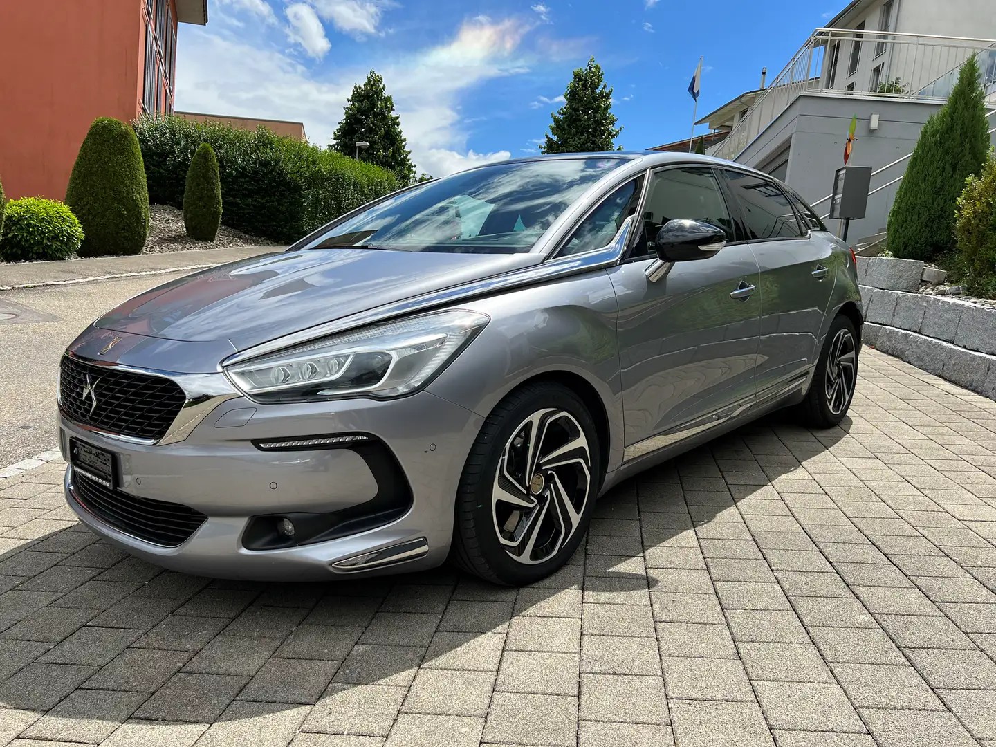 DS AUTOMOBILES 2.0 BlueHDi 180 Sport Chic