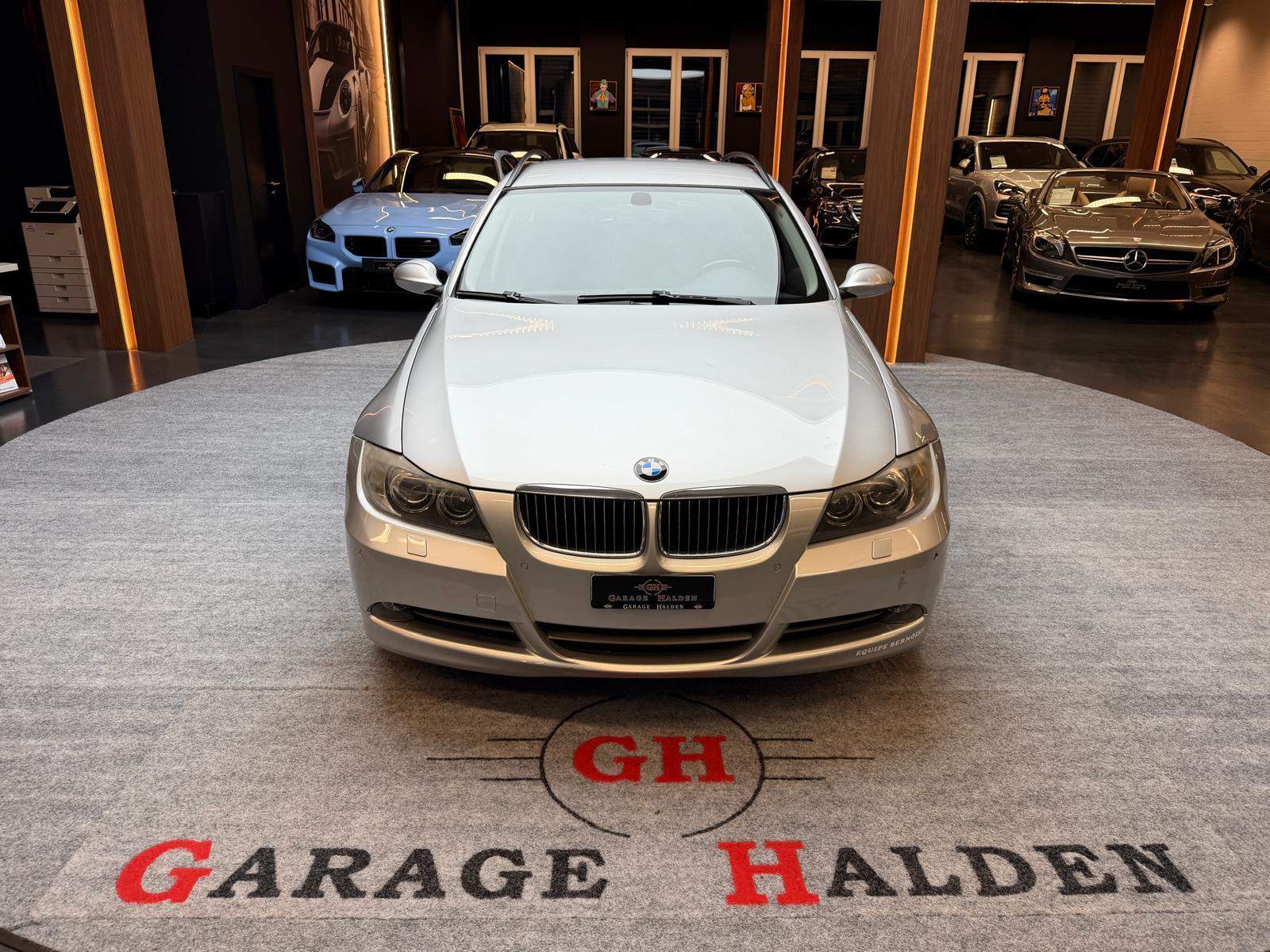 BMW 330xi Touring-image-2