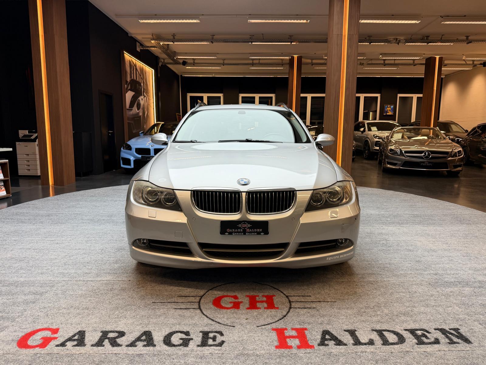 BMW 330xi Touring-image-1