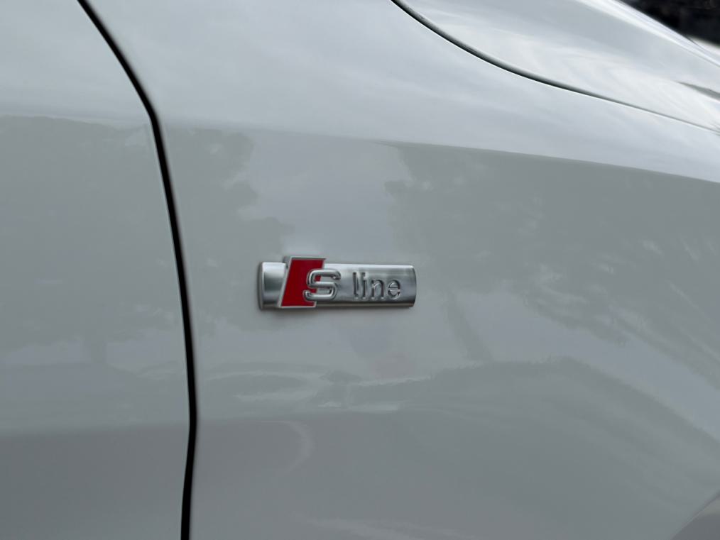 AUDI A1 Sportback 30 TFSi S Line Black Edition-showroom-element-3