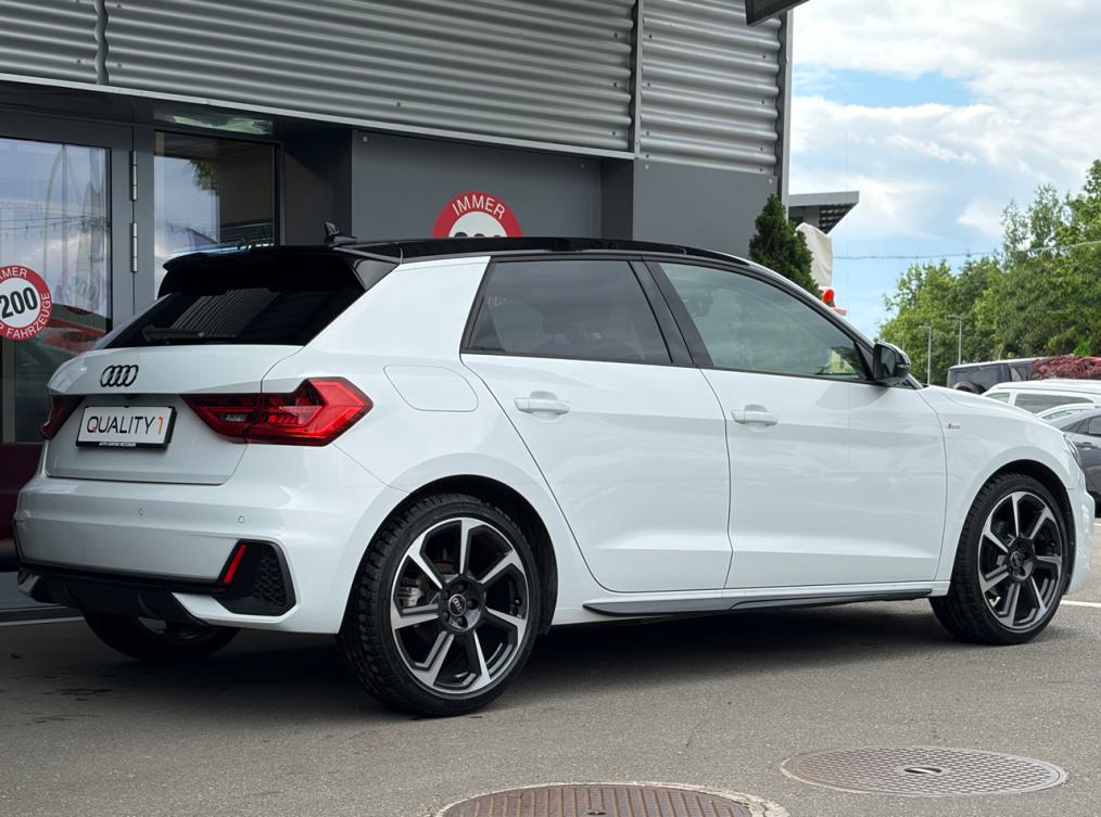 AUDI A1 Sportback 30 TFSi S Line Black Edition-showroom-element-2