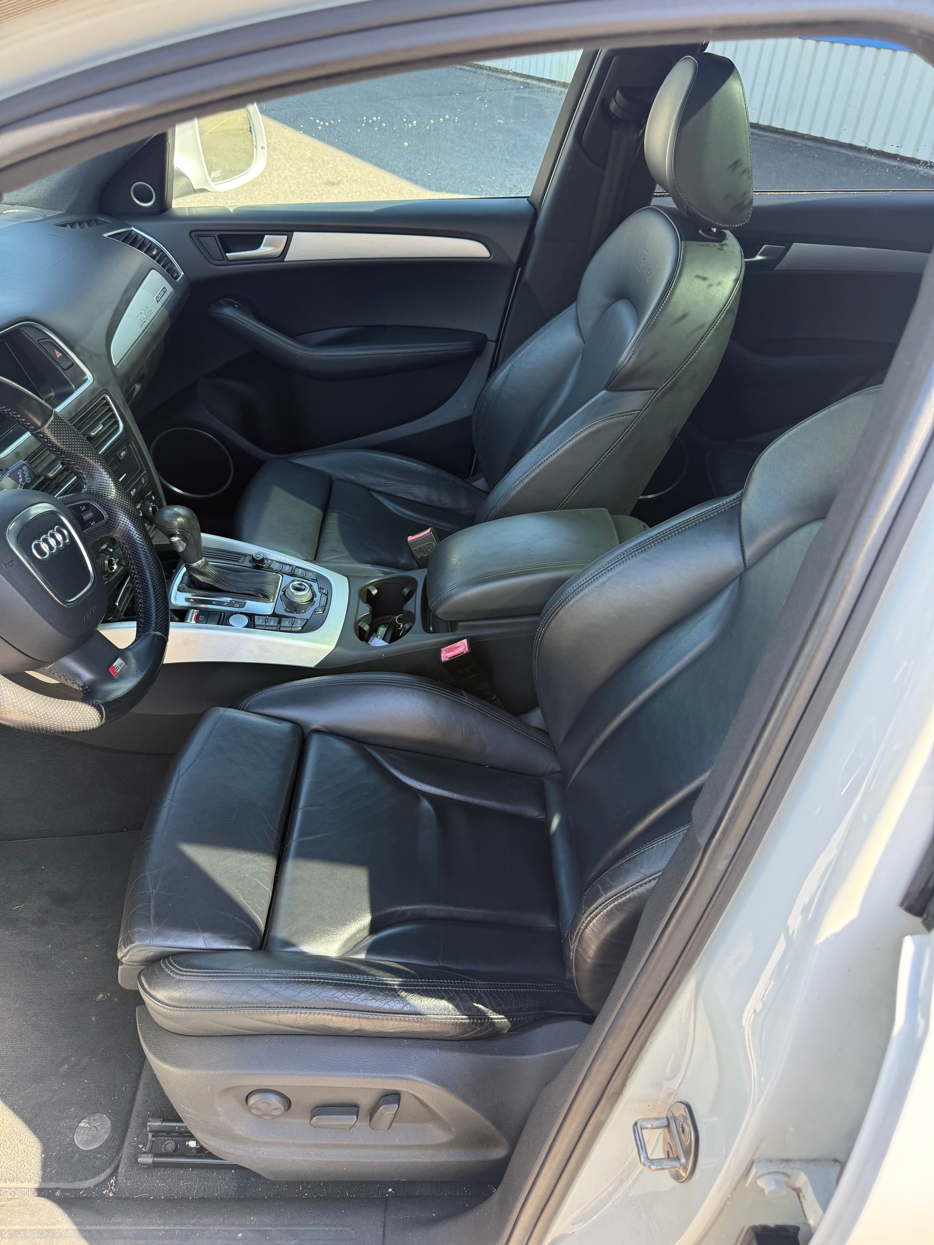 AUDI Q5 3.0 TDI quattro S-tronic-image-7