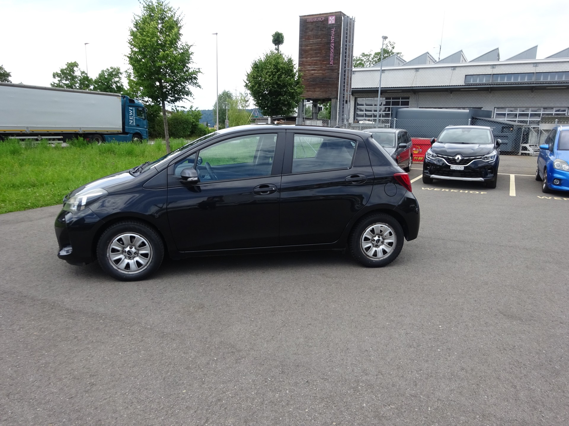 TOYOTA Yaris 1.0 Terra-image-9