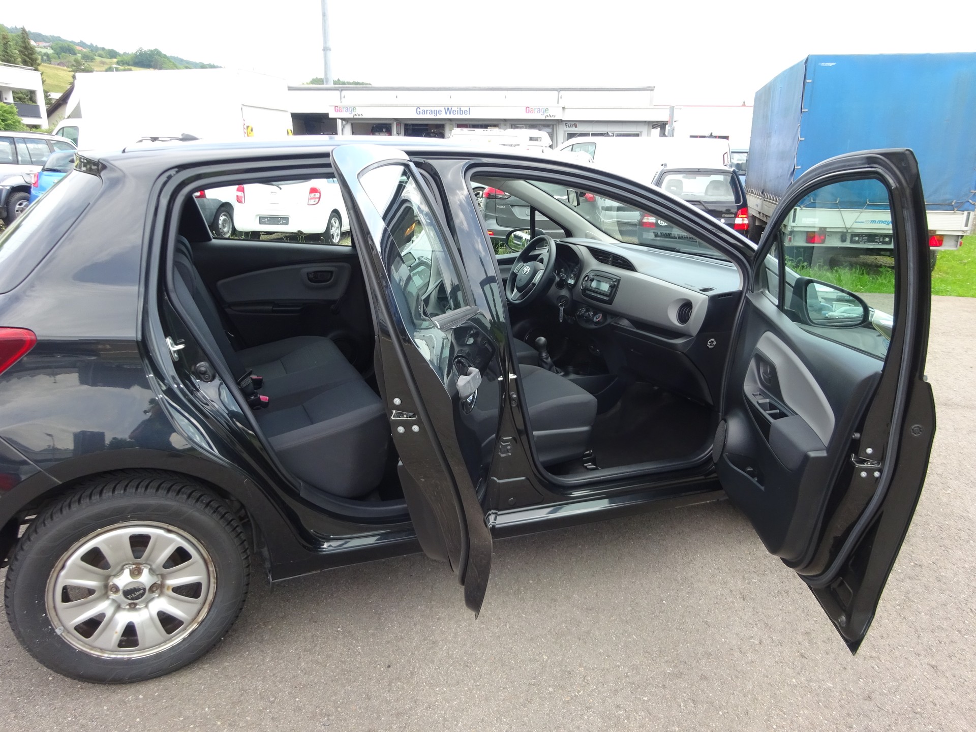 TOYOTA Yaris 1.0 Terra-image-4