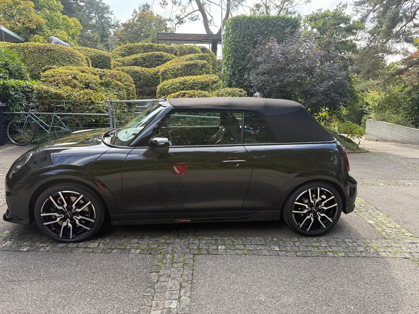 MINI Cooper S Cabriolet DKG-showroom-element-1