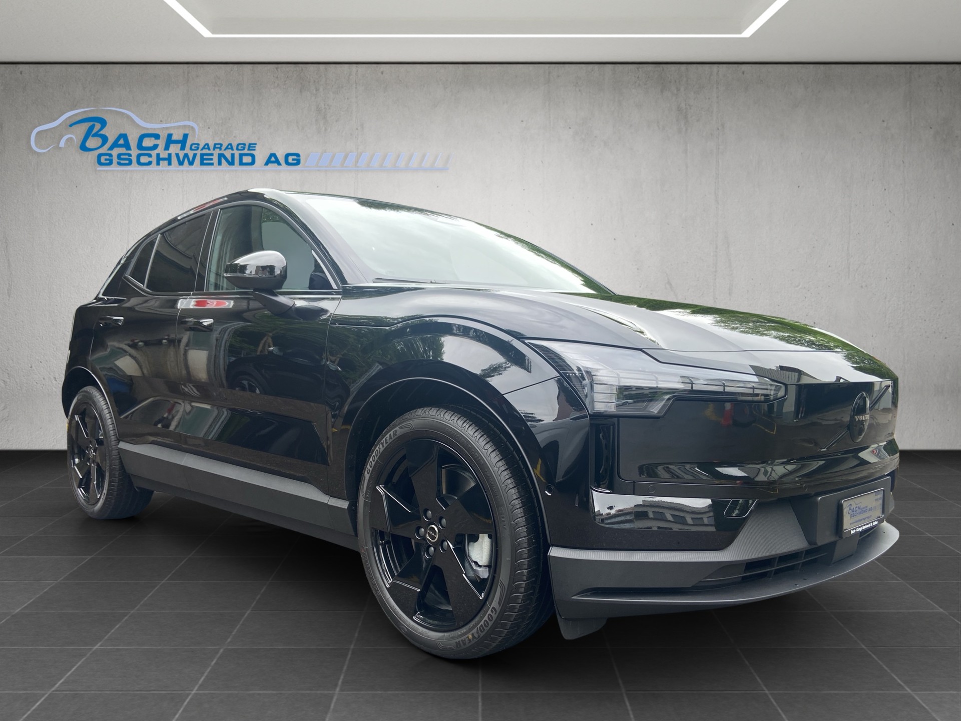 VOLVO EX30 E60 69kWh Twin Black Edition-showroom-element-1