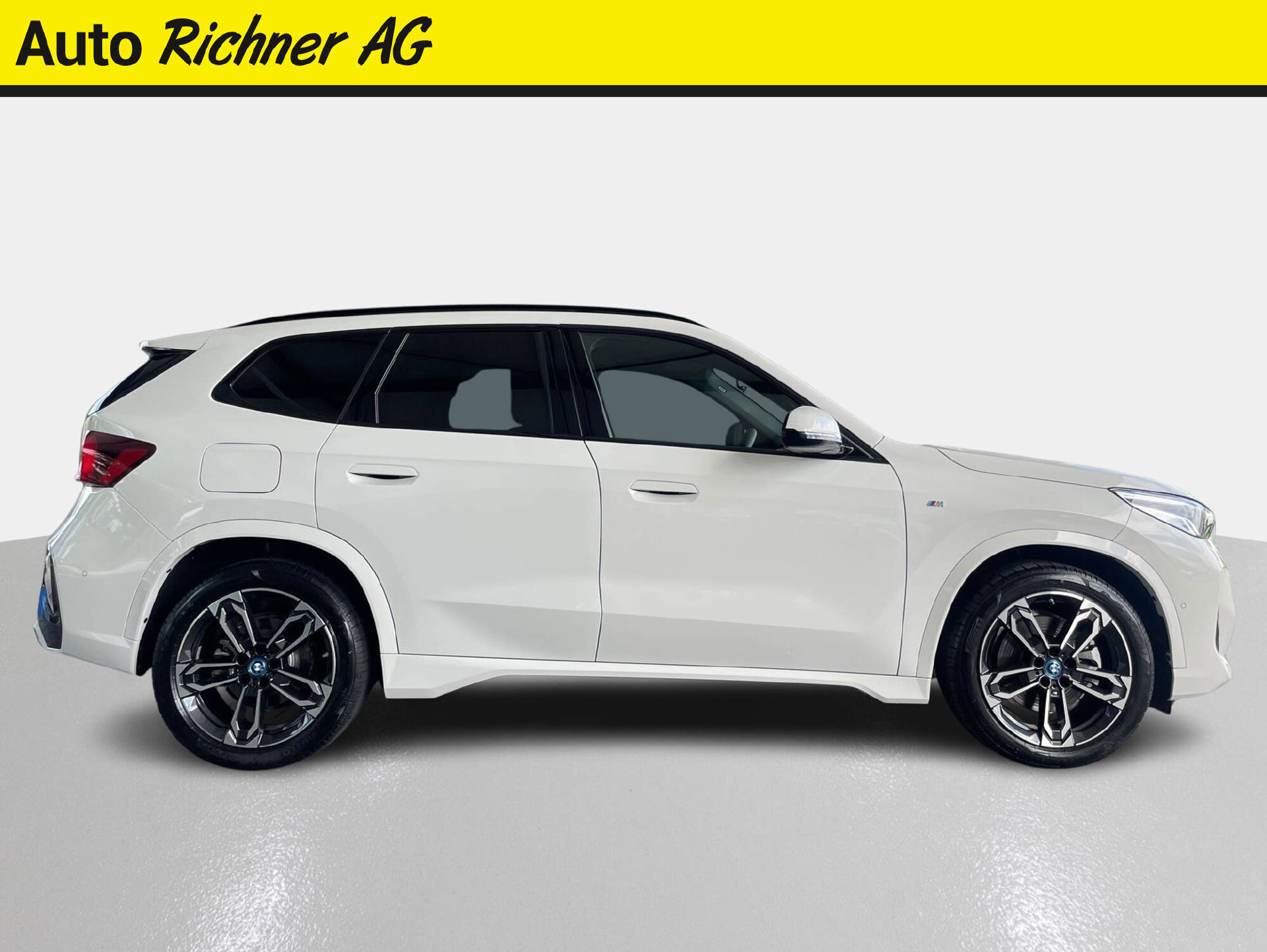 BMW X1 25e xDrive paddles-showroom-element-2