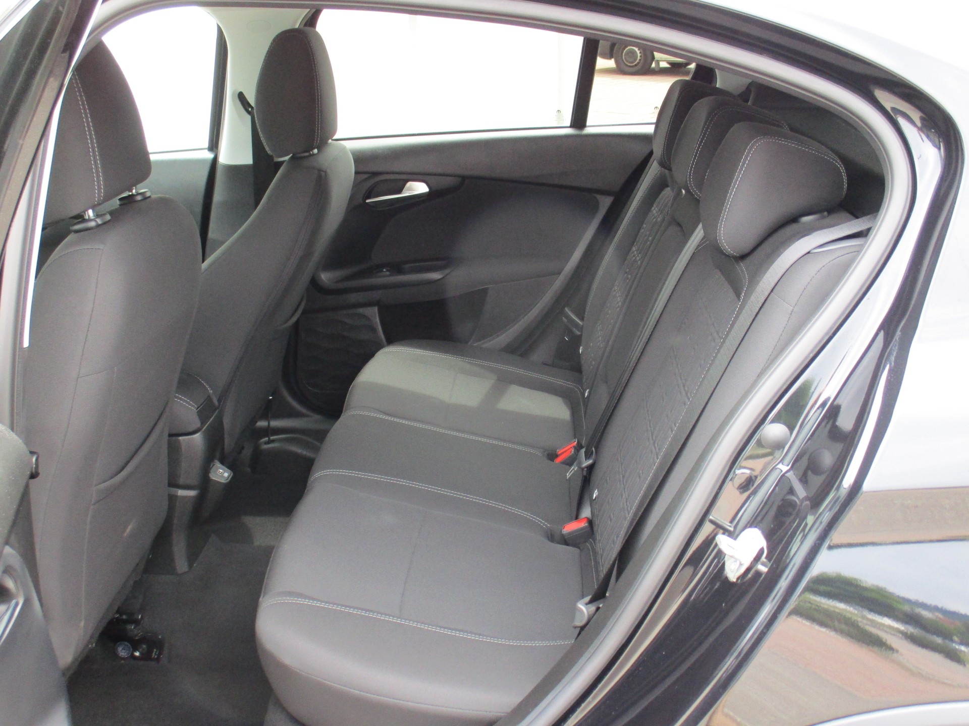 FIAT Tipo 1.5 MHEV Swiss Edition Cross-image-4
