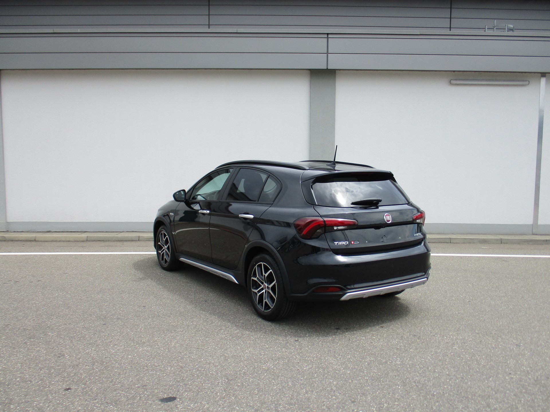 FIAT Tipo 1.5 MHEV Swiss Edition Cross-image-2