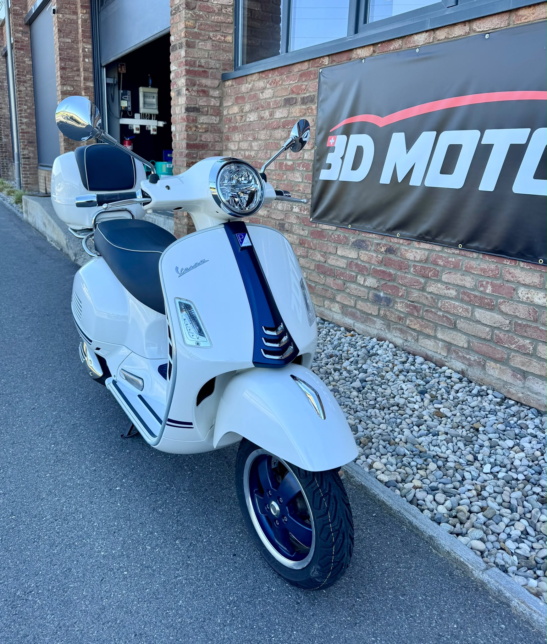 PIAGGIO Vespa GTS 300 HPE Yacht Club ABS/ASR-image-1