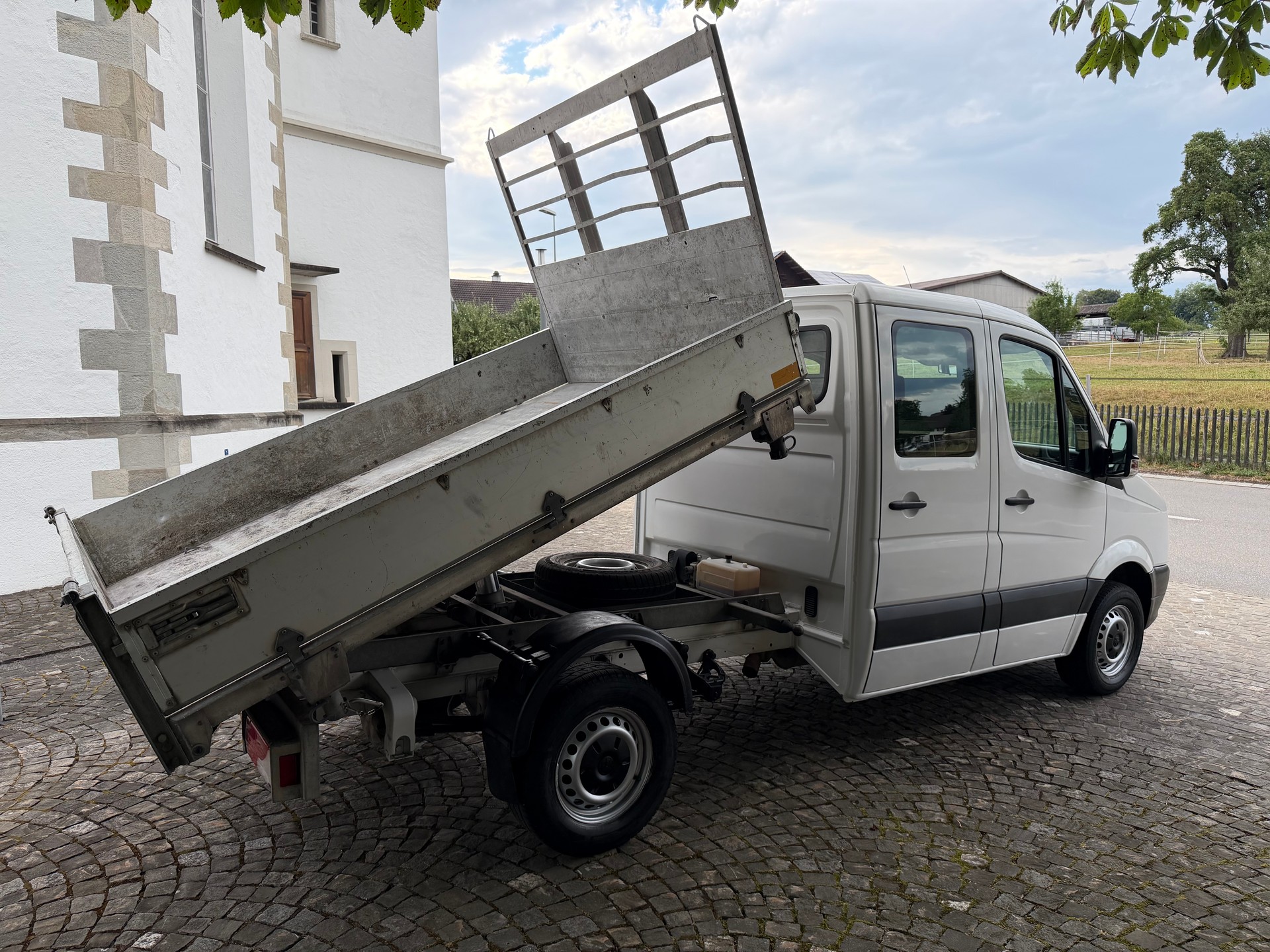VW Crafter 35 2.0 TDI CR / Kipper / Ab MFK / Service gepflegt ink. Kupplung & Zahnriemen / Nutzlast 1010kg / Anhängerkup. 3500kg-image-4