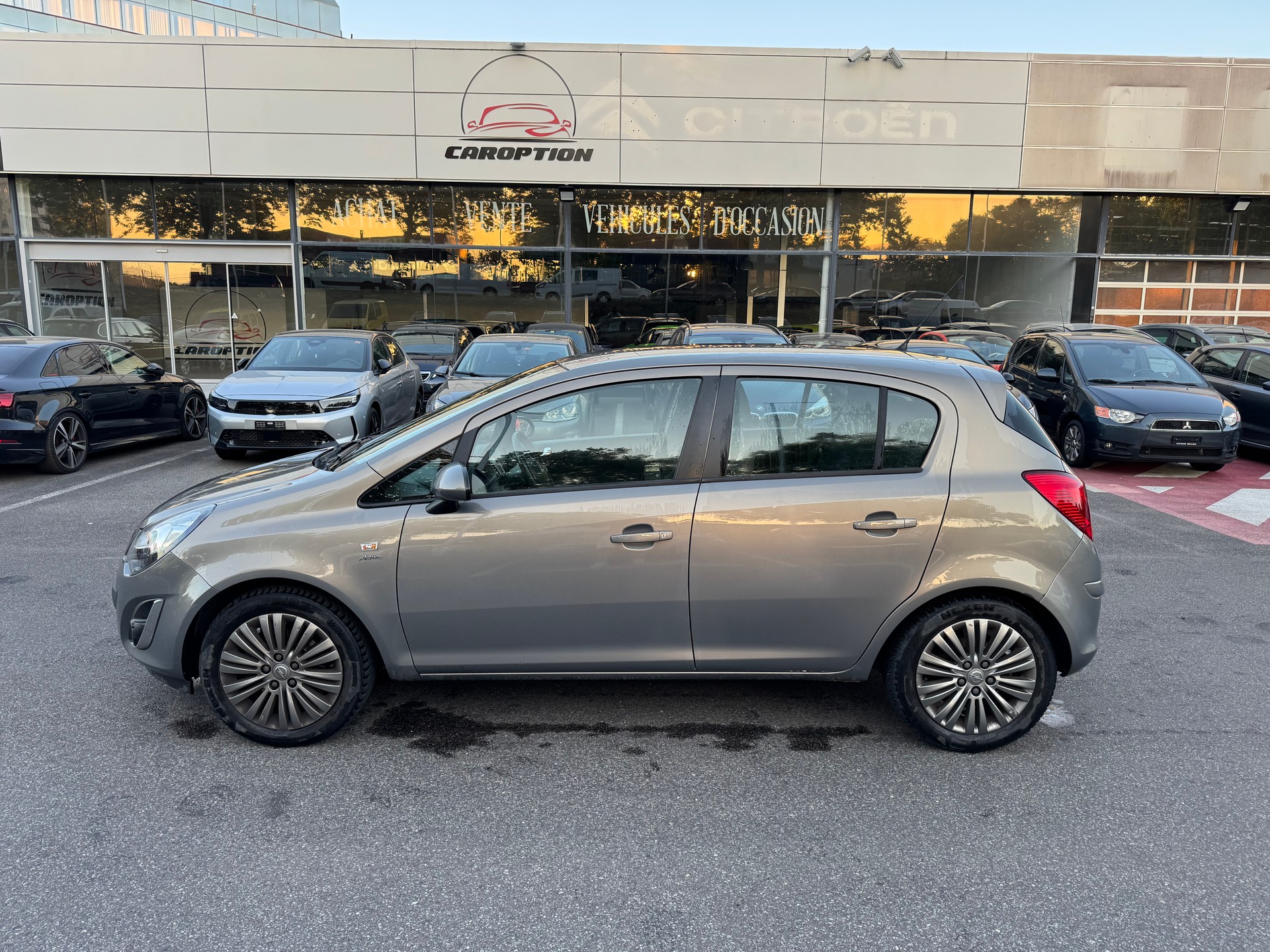 OPEL Corsa 1.4 Turbo Active Edition-showroom-element-3