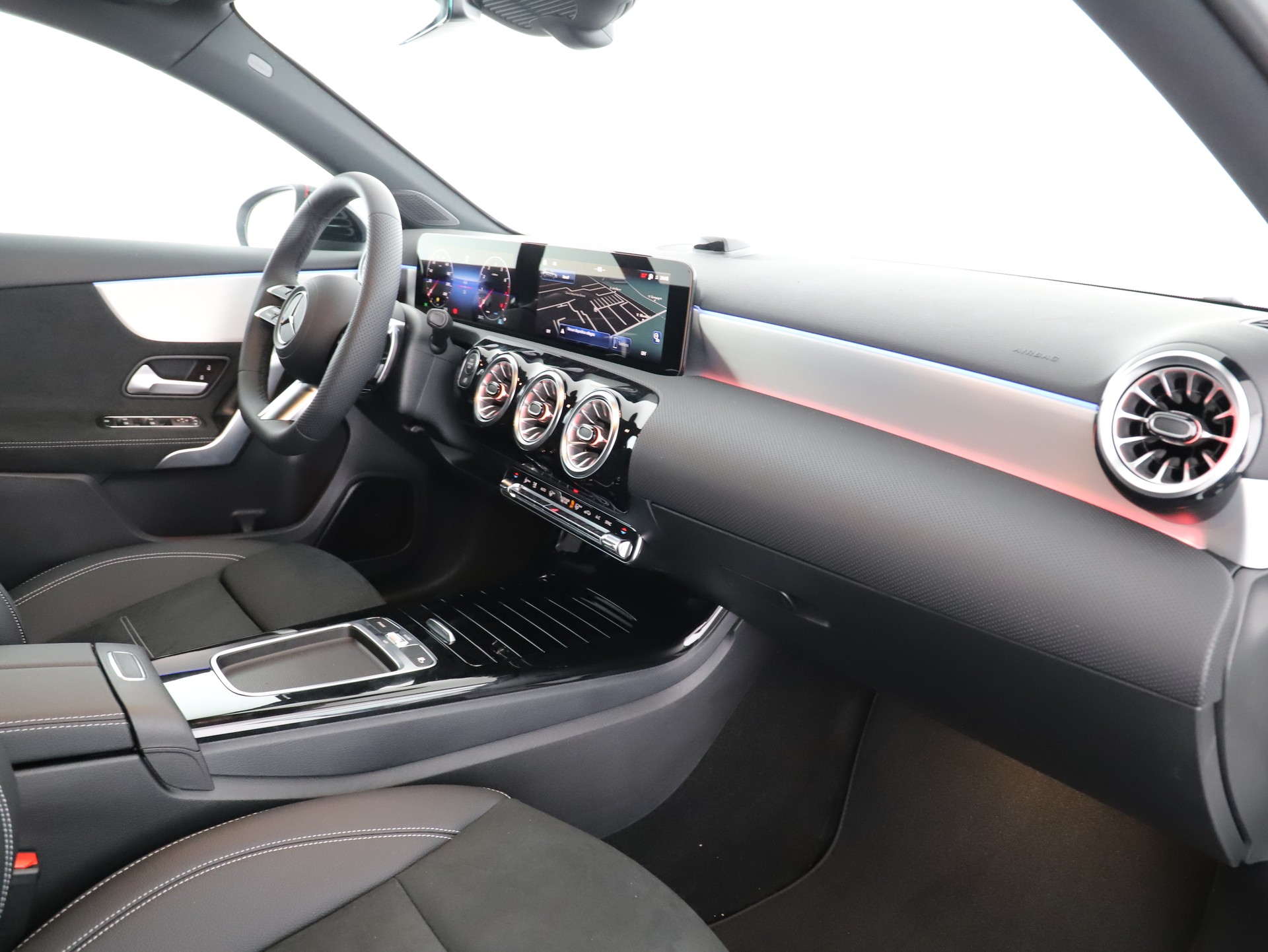 MERCEDES-BENZ A 200 Night Star 7G-DCT-image-11