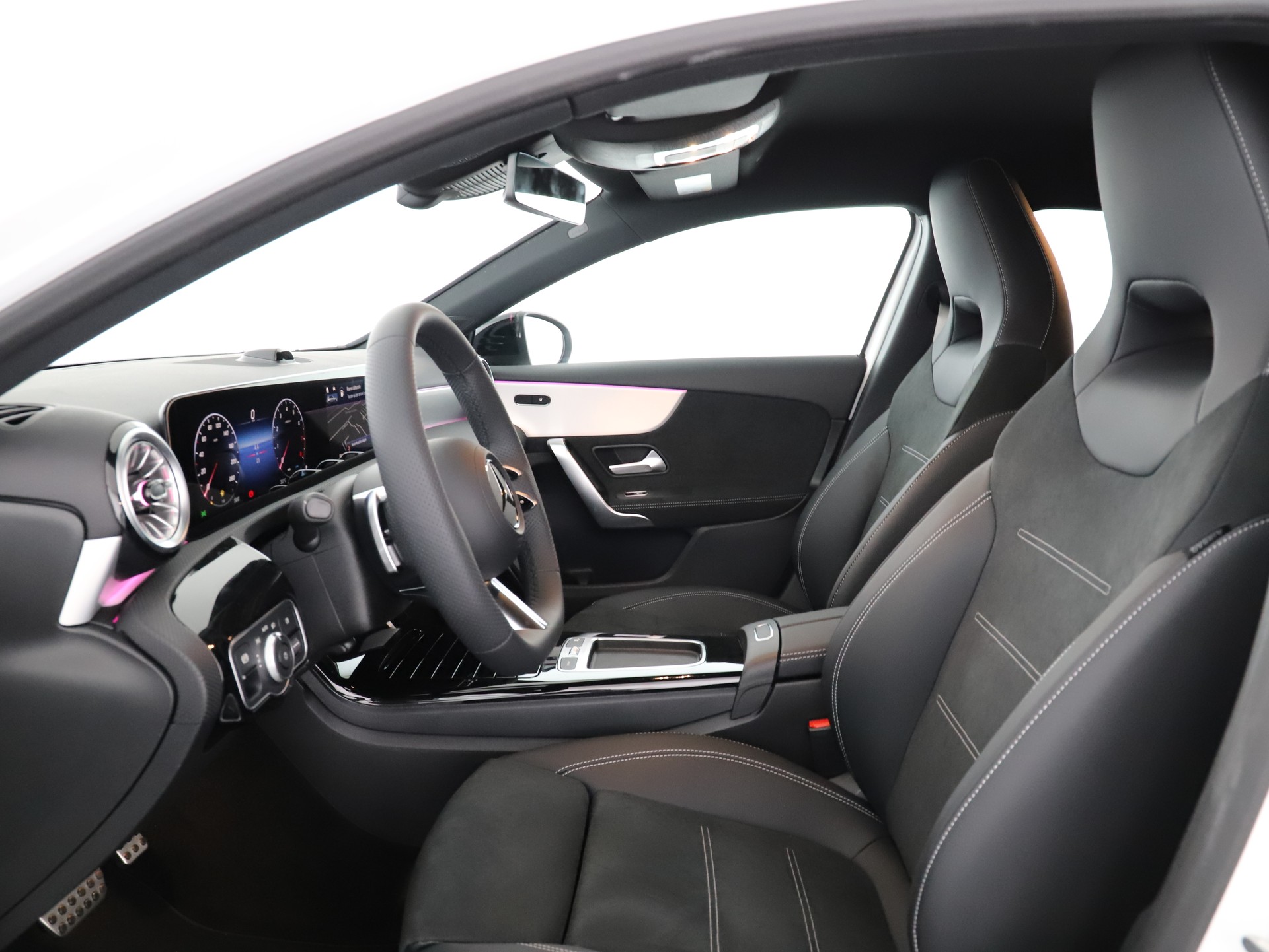 MERCEDES-BENZ A 200 Night Star 7G-DCT-image-9