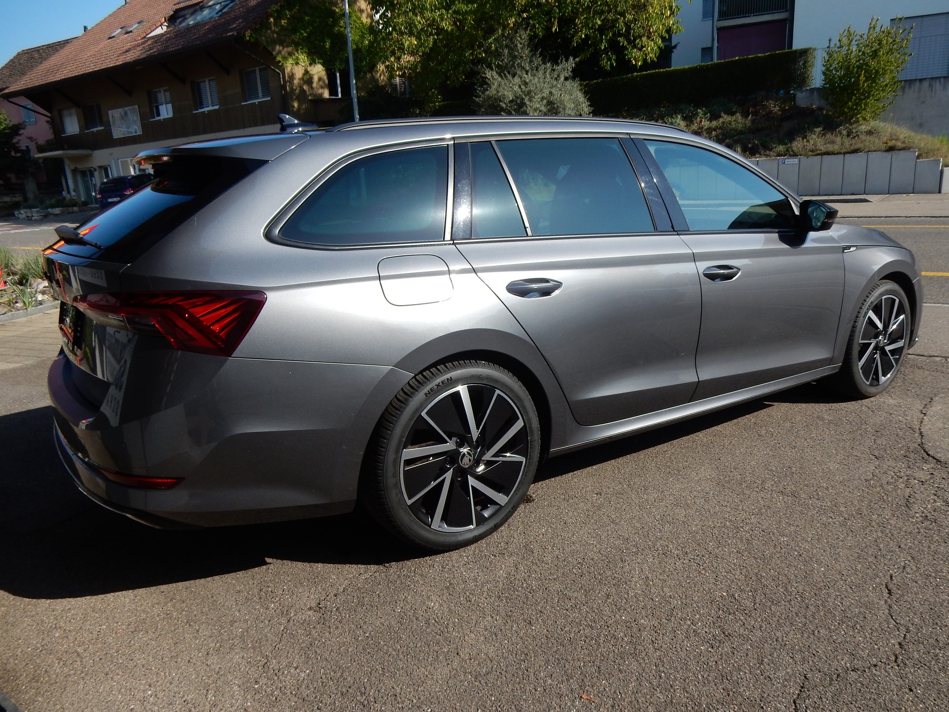 SKODA Octavia Combi 2.0 TSI SportLine DSG 4x4-image-3