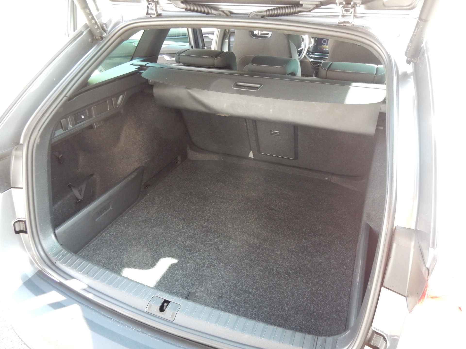 SKODA Octavia Combi 2.0 TSI SportLine DSG 4x4-image-9