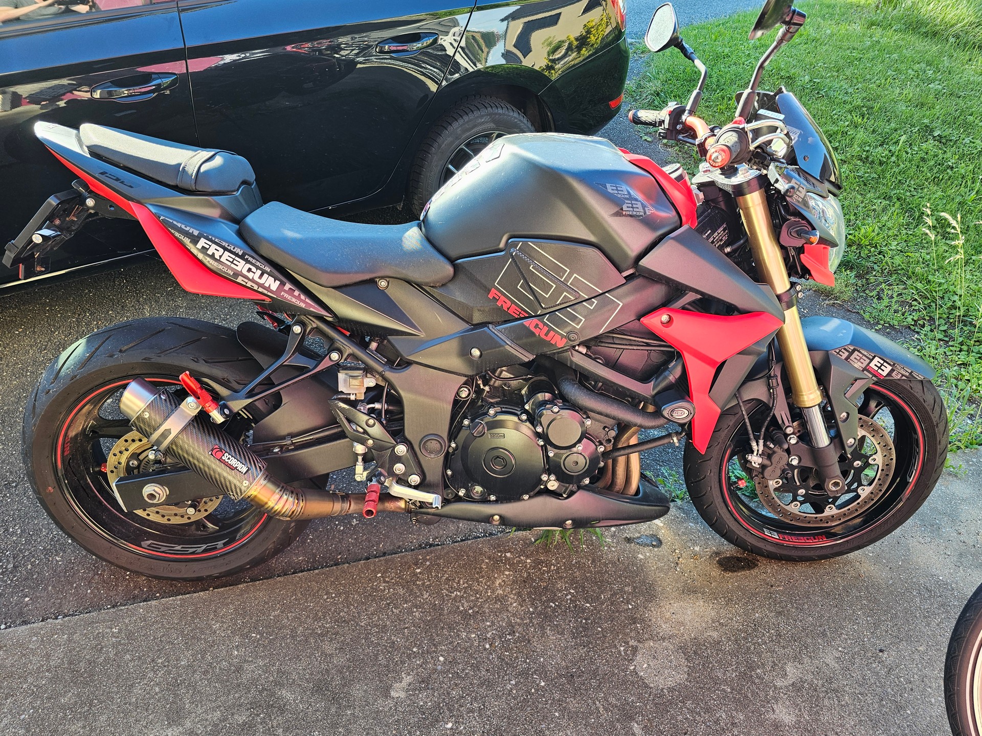 SUZUKI GSR 750 ABS Freegun-image-0