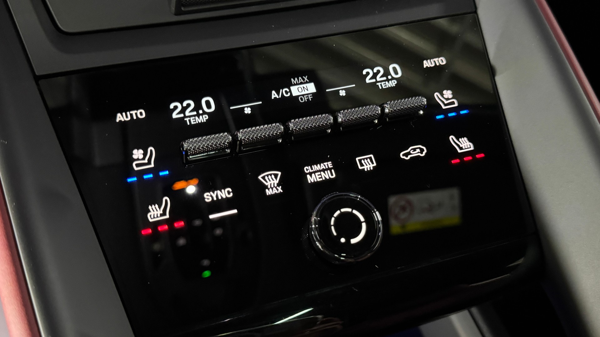 PORSCHE Macan 4 100kWh 408 PS / Sport Chrono / CH-Fahrzeug-image-14