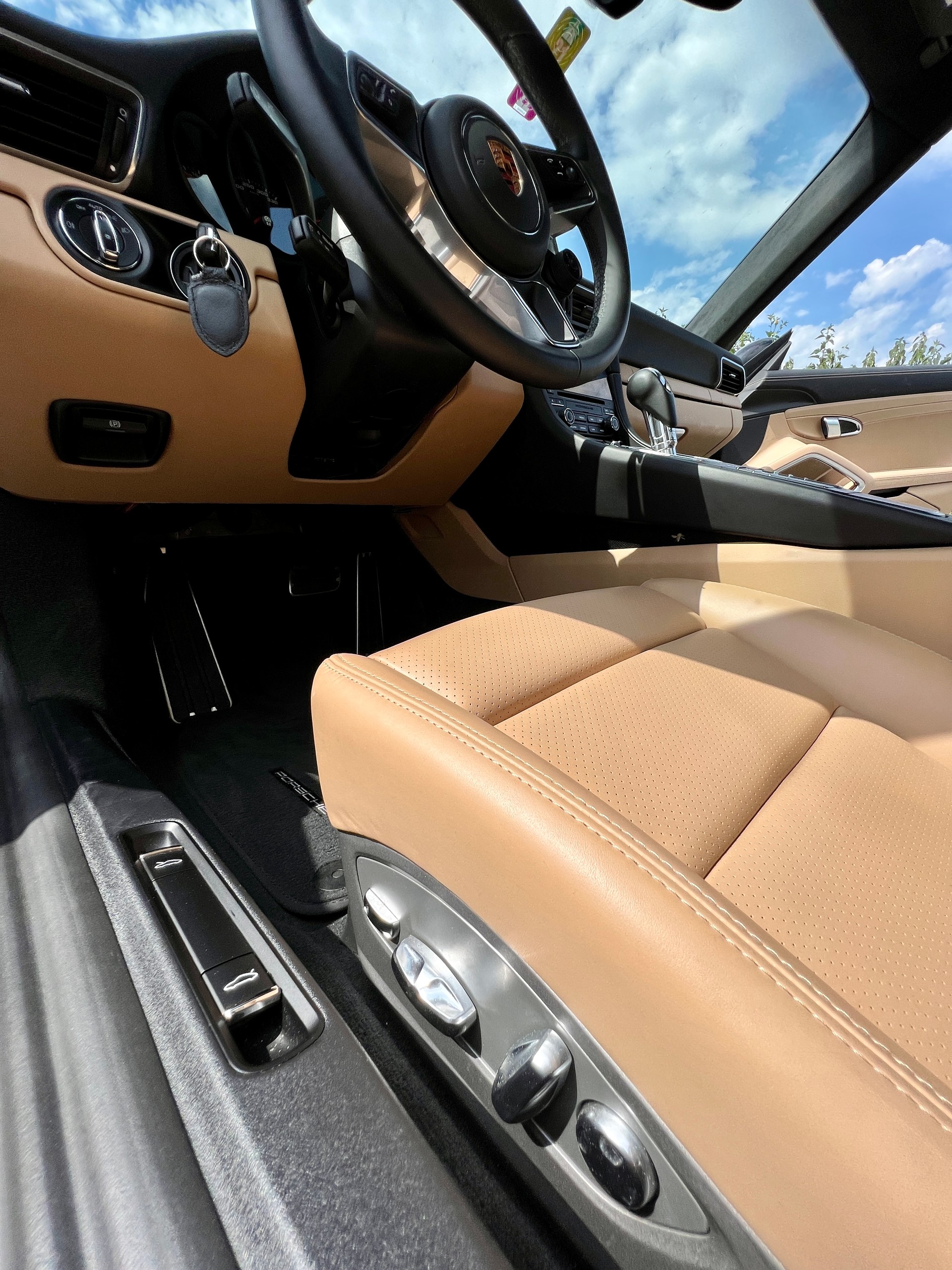PORSCHE Carrera 4S-image-12