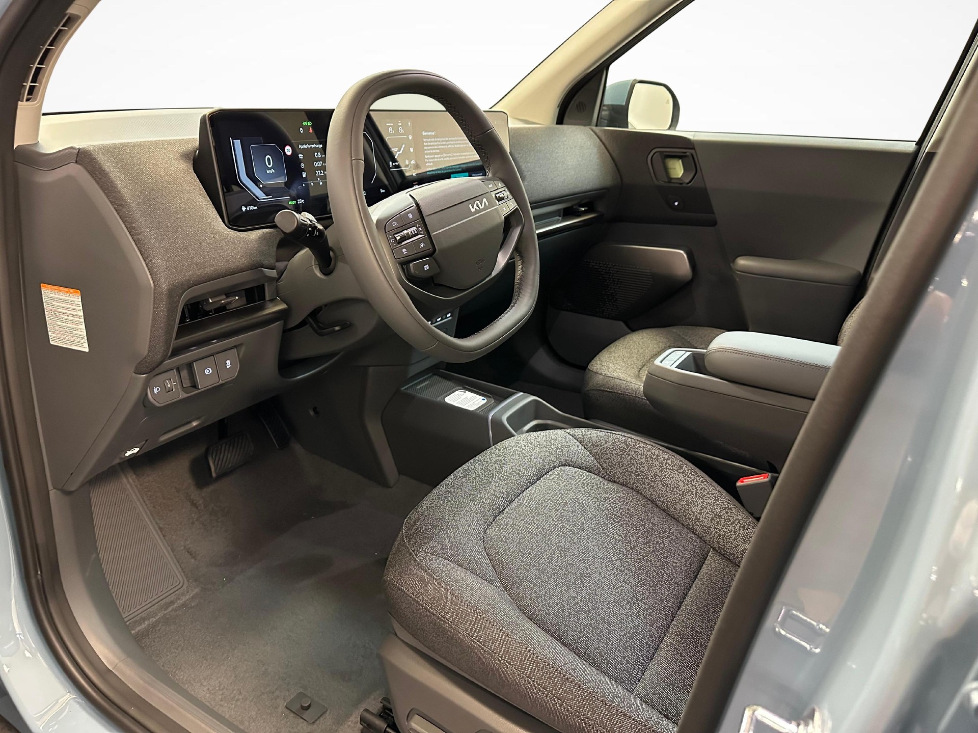 KIA EV2 61 kWh Earth-showroom-element-3