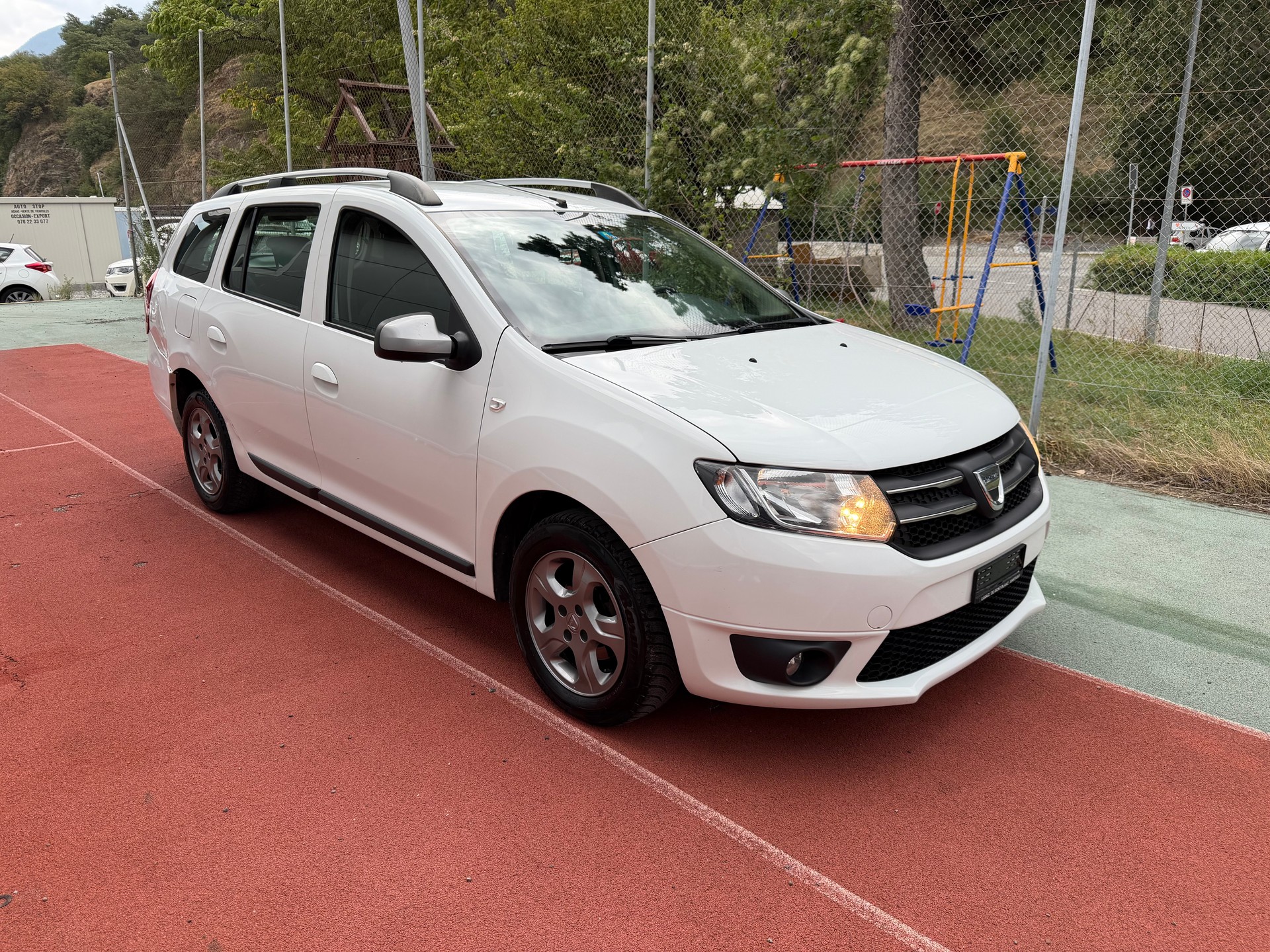 DACIA Logan MCV 1.5 dCi Celebration-image-1