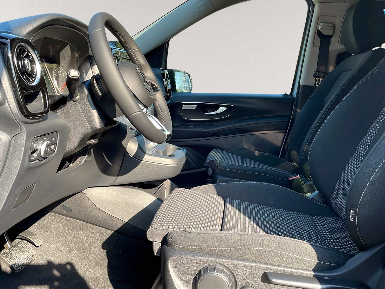 MERCEDES-BENZ Vito 116 CDI Lang Tourer 9G-Tronic 4M Select-image-4