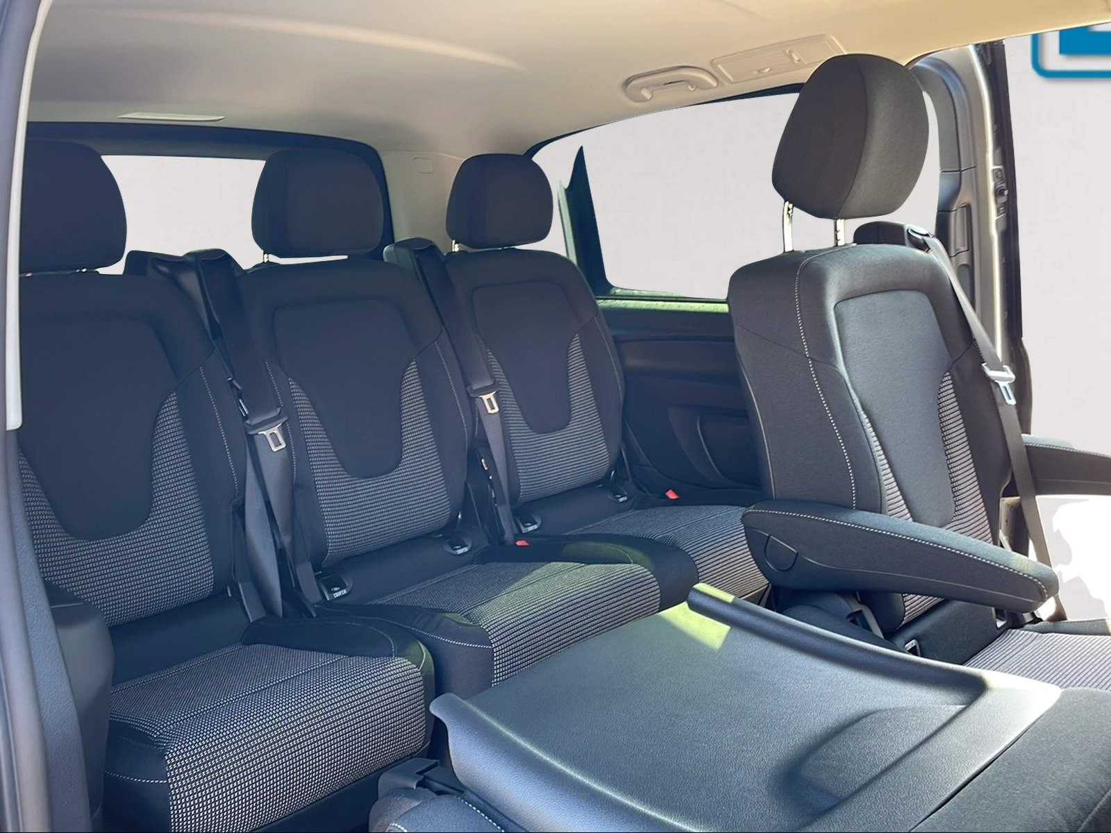MERCEDES-BENZ Vito 116 CDI Lang Tourer 9G-Tronic 4M Select-image-6