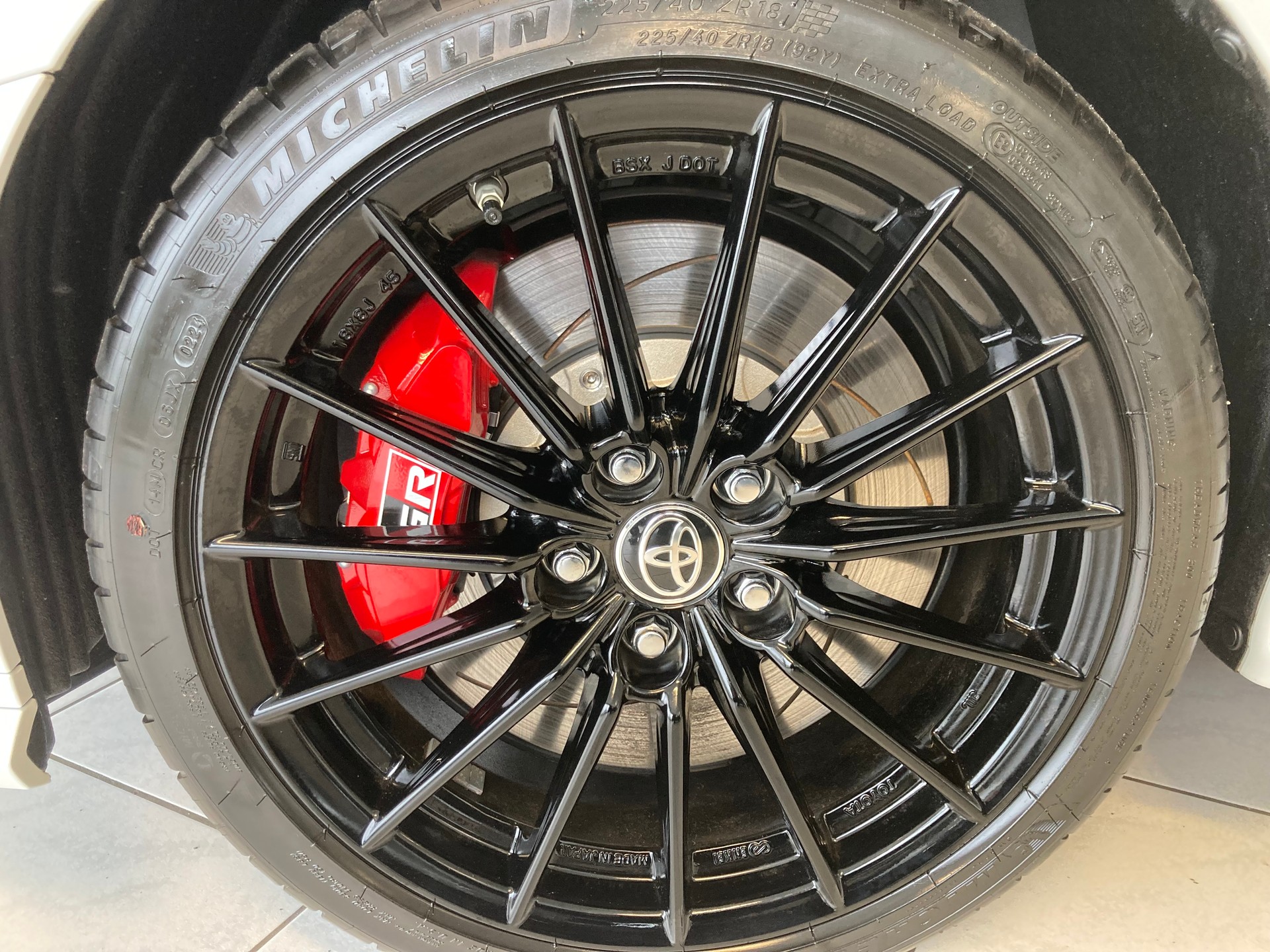 TOYOTA Yaris 1.6 GR Sport A-image-14
