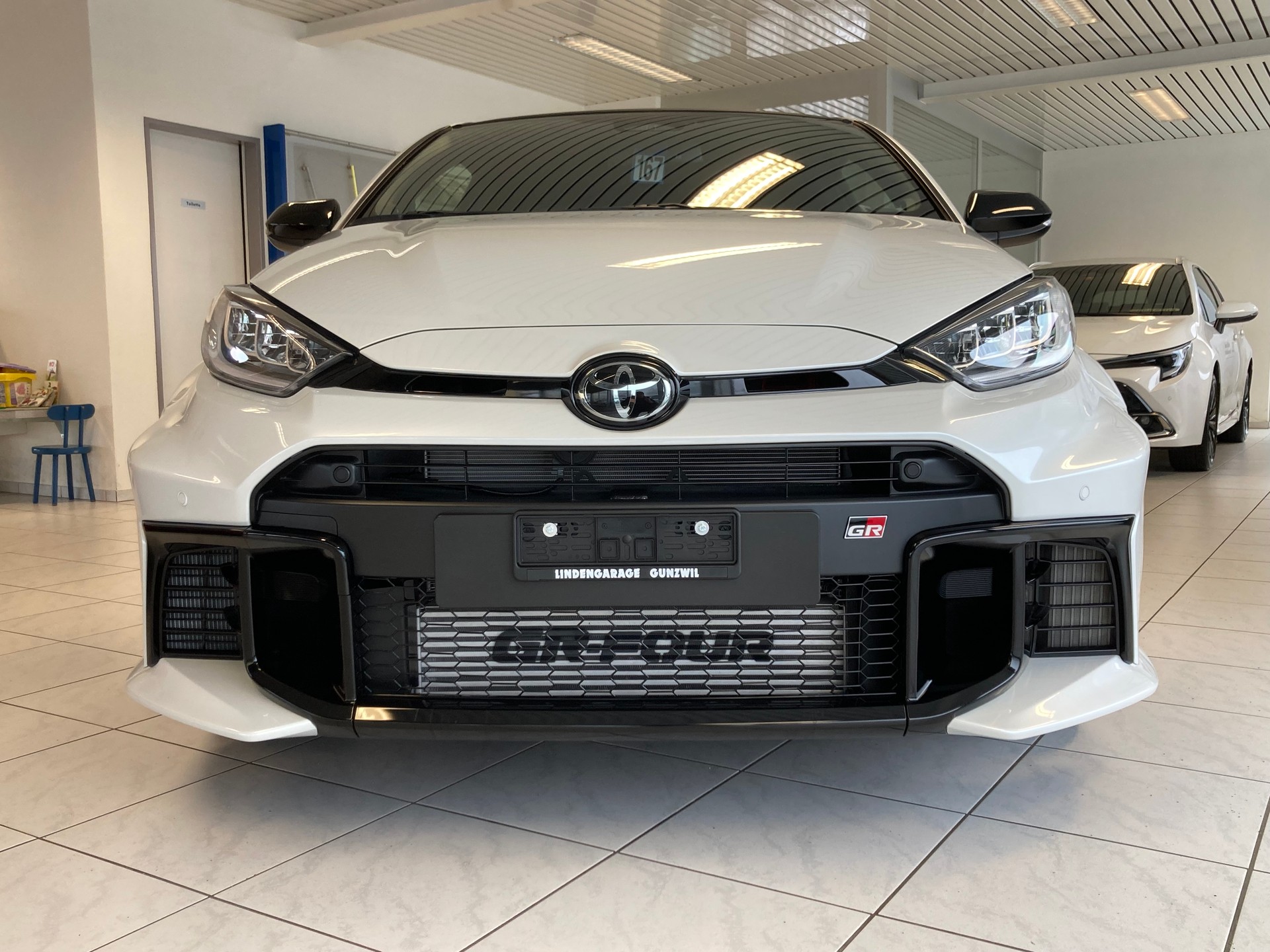 TOYOTA Yaris 1.6 GR Sport A-image-8